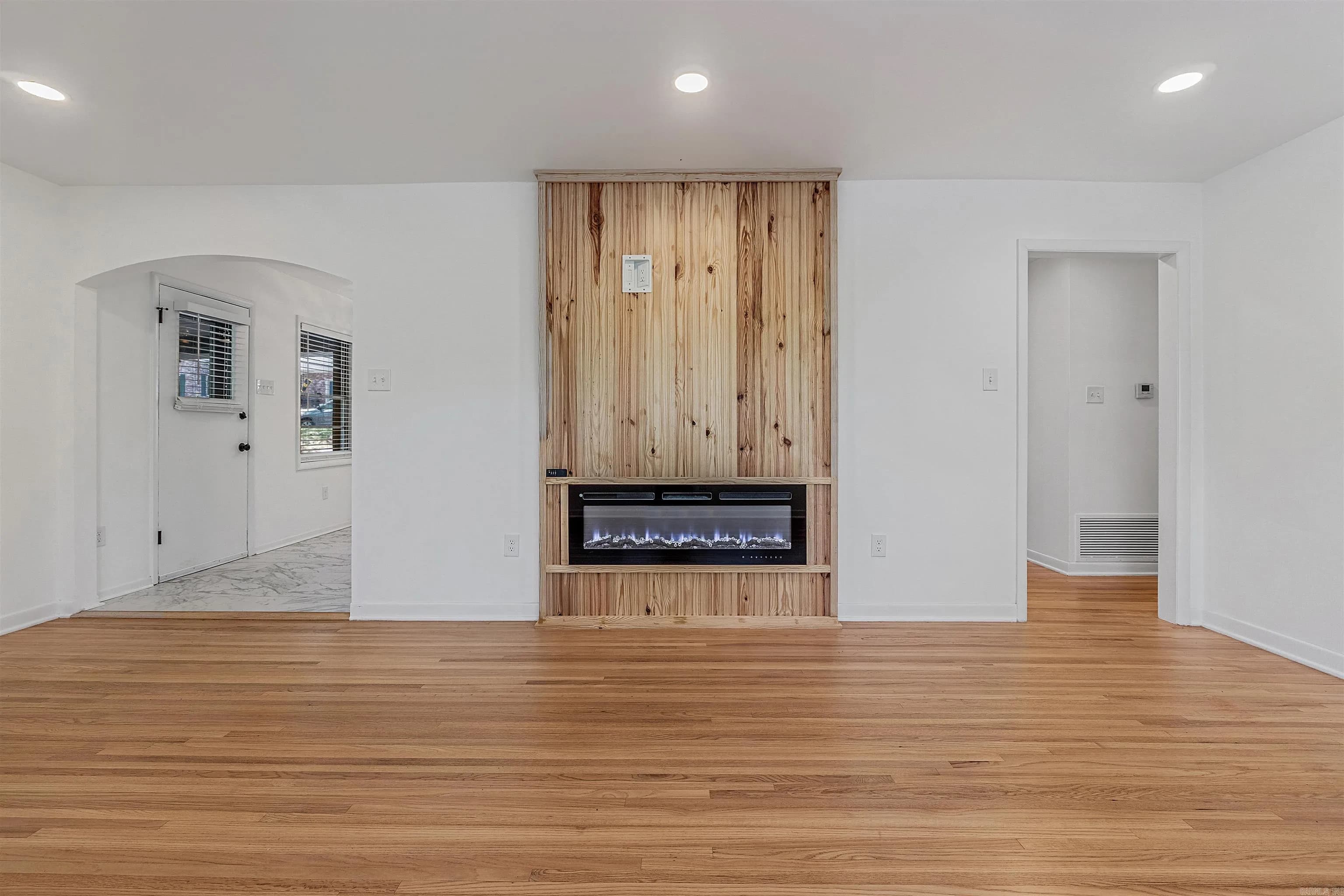 Property at 901 E H - Image 7
