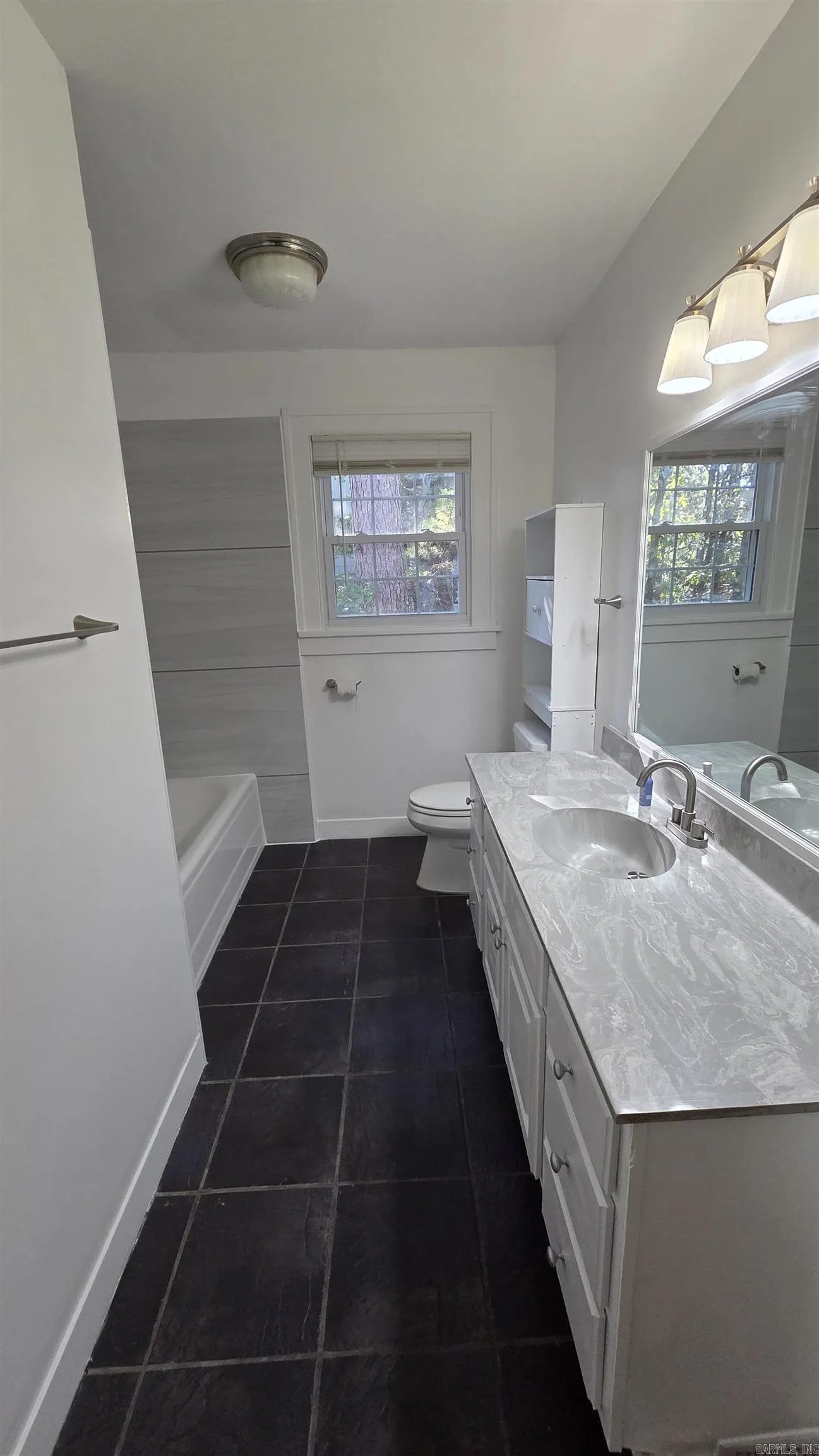 Property at 20  Forest glades cir - Image 25