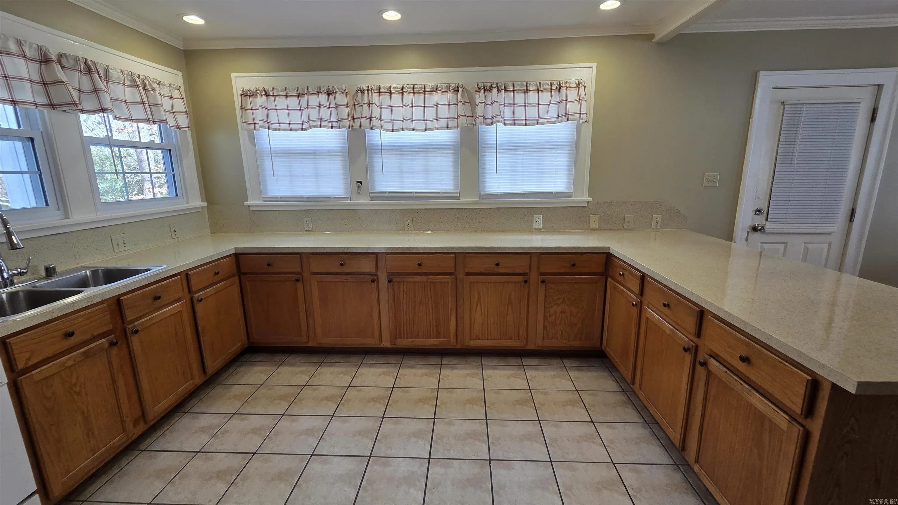 Property at 20  Forest glades cir - Image 12