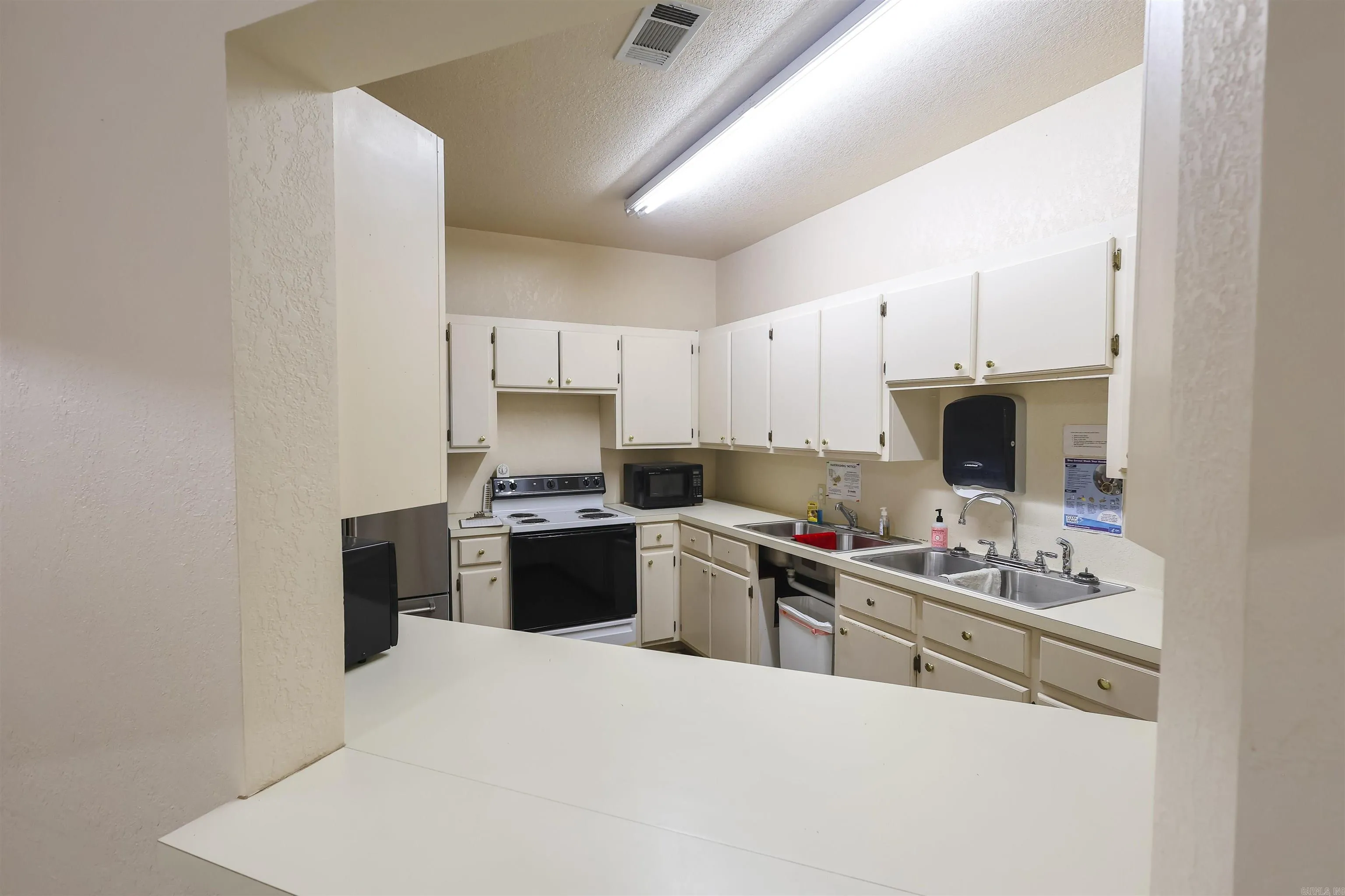 Property at 608 N Clay - Image 9