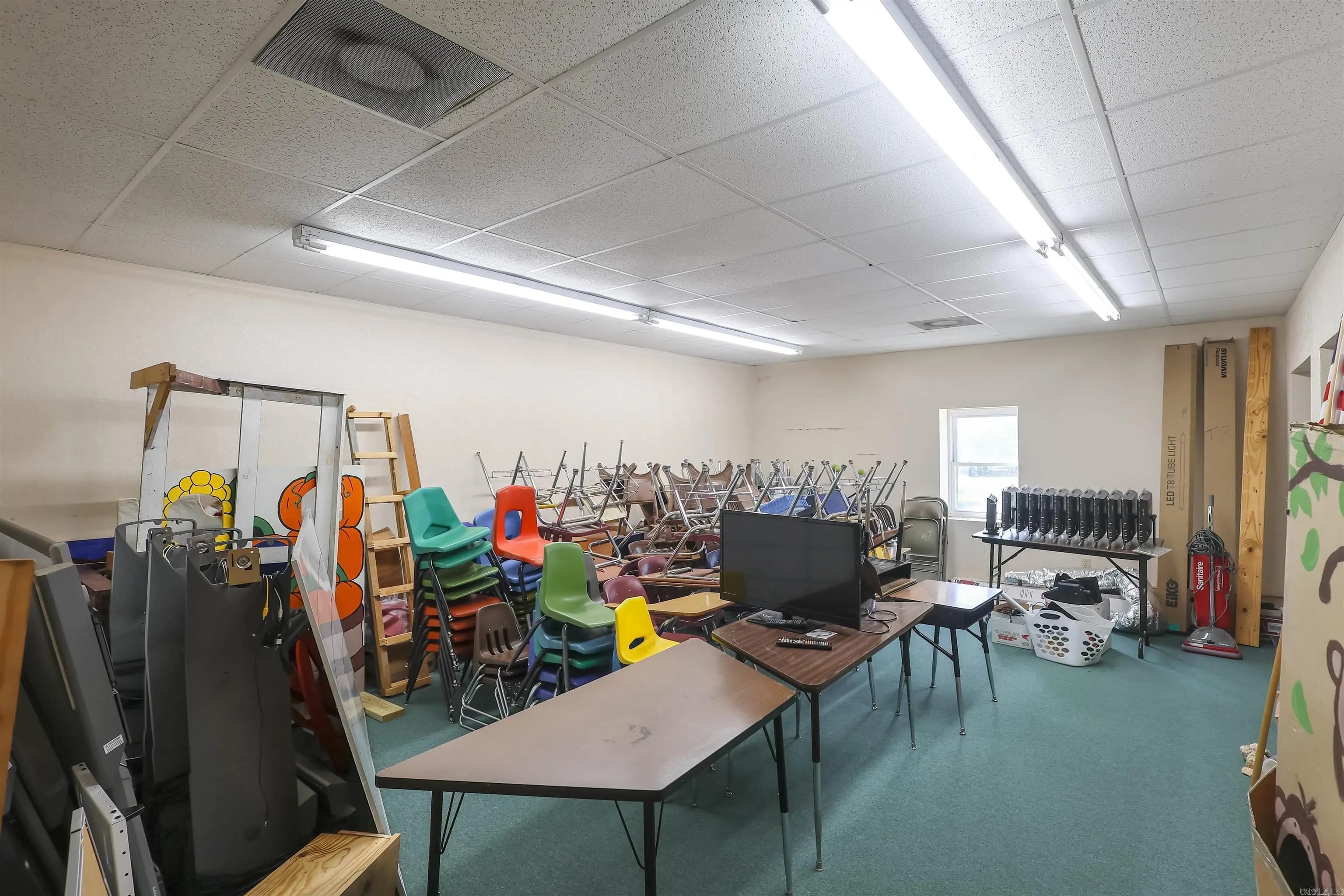 Property at 608 N Clay - Image 37