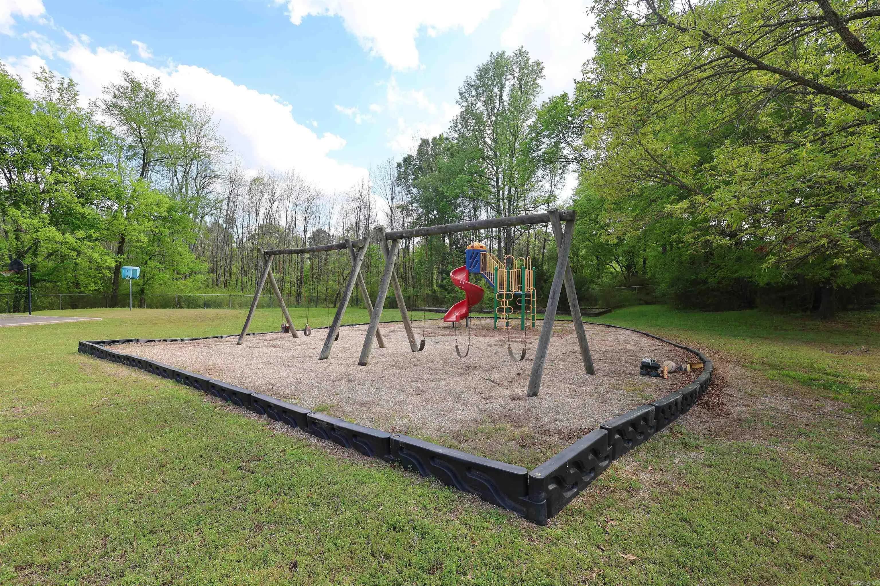 Property at 608 N Clay - Image 43