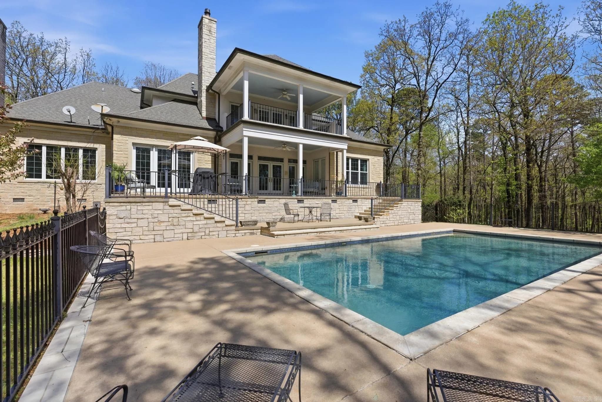 Property at 10  Iron horse - Image 44