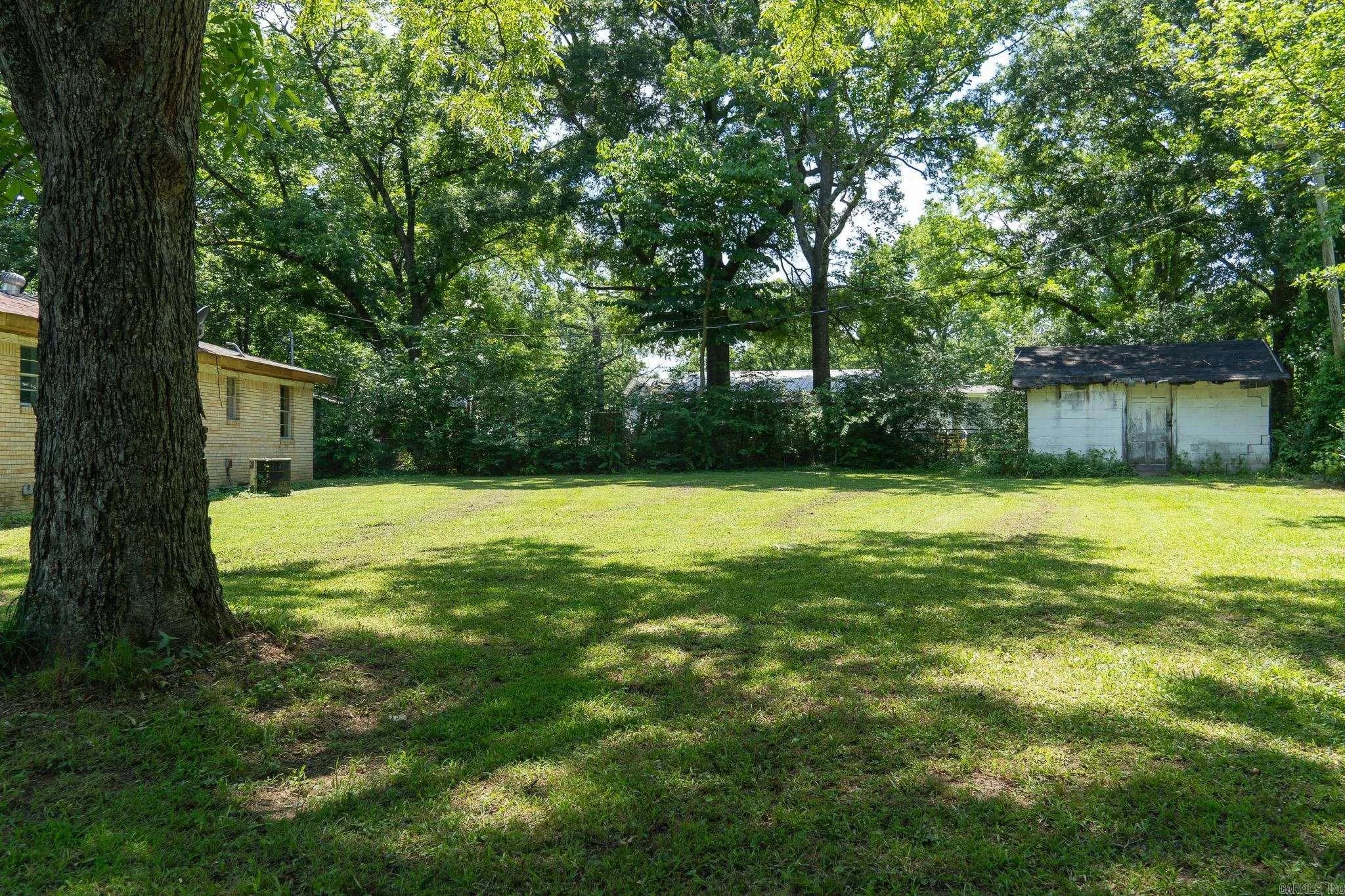 Property at 208 E 3rd street - Image 5