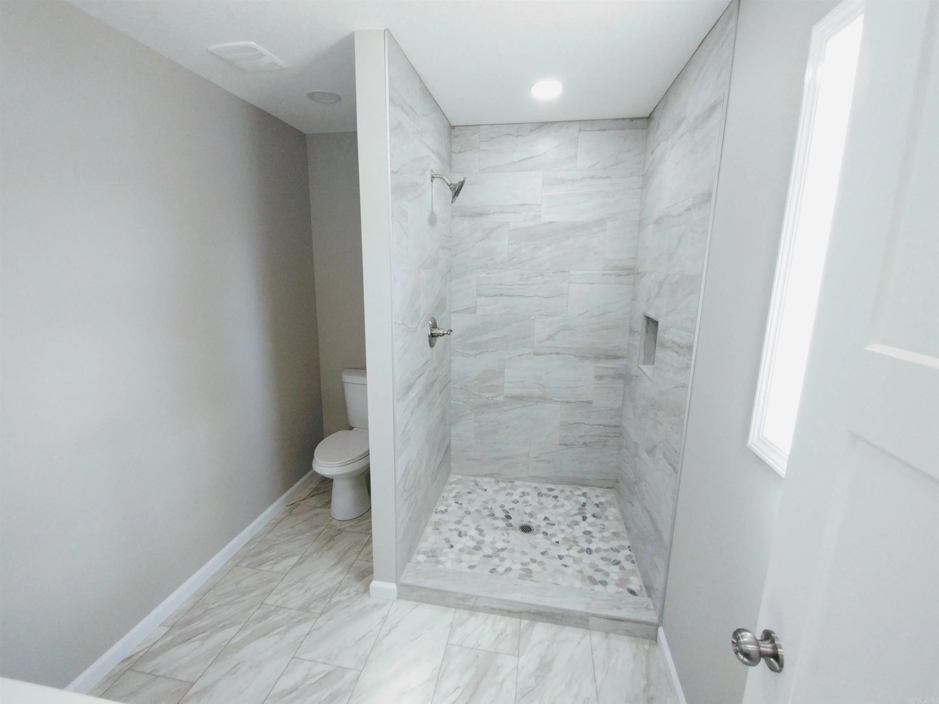 Property at 616  Roasting ear rd - Image 12