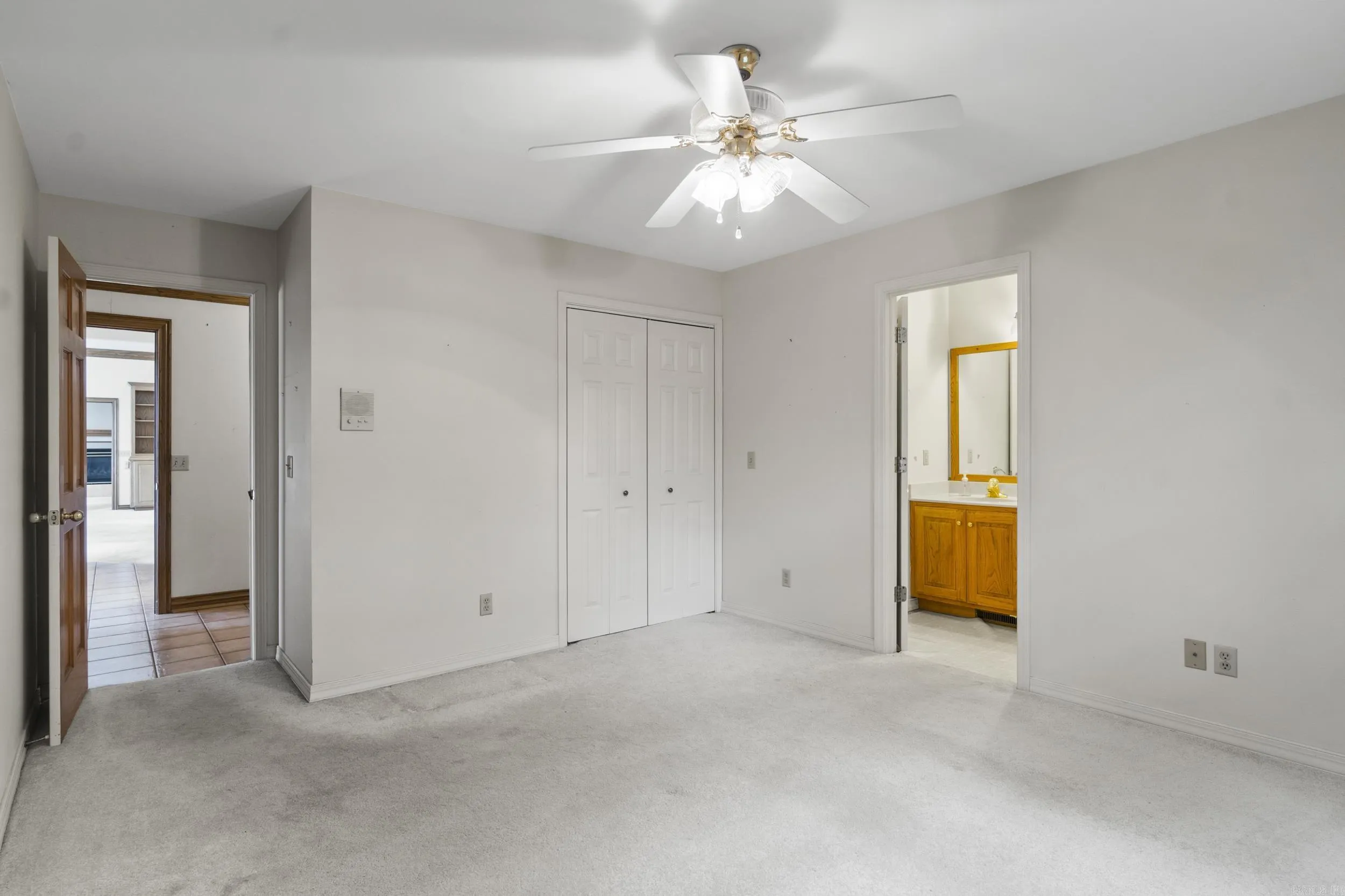 Property at 39 E Bluff - Image 20