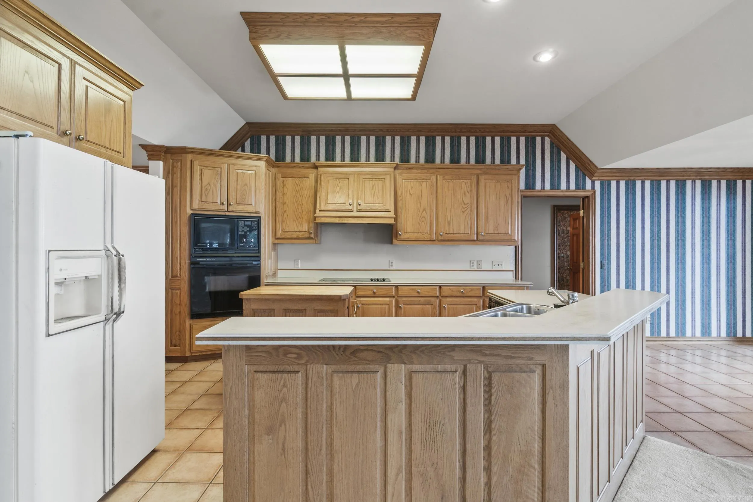 Property at 39 E Bluff - Image 7