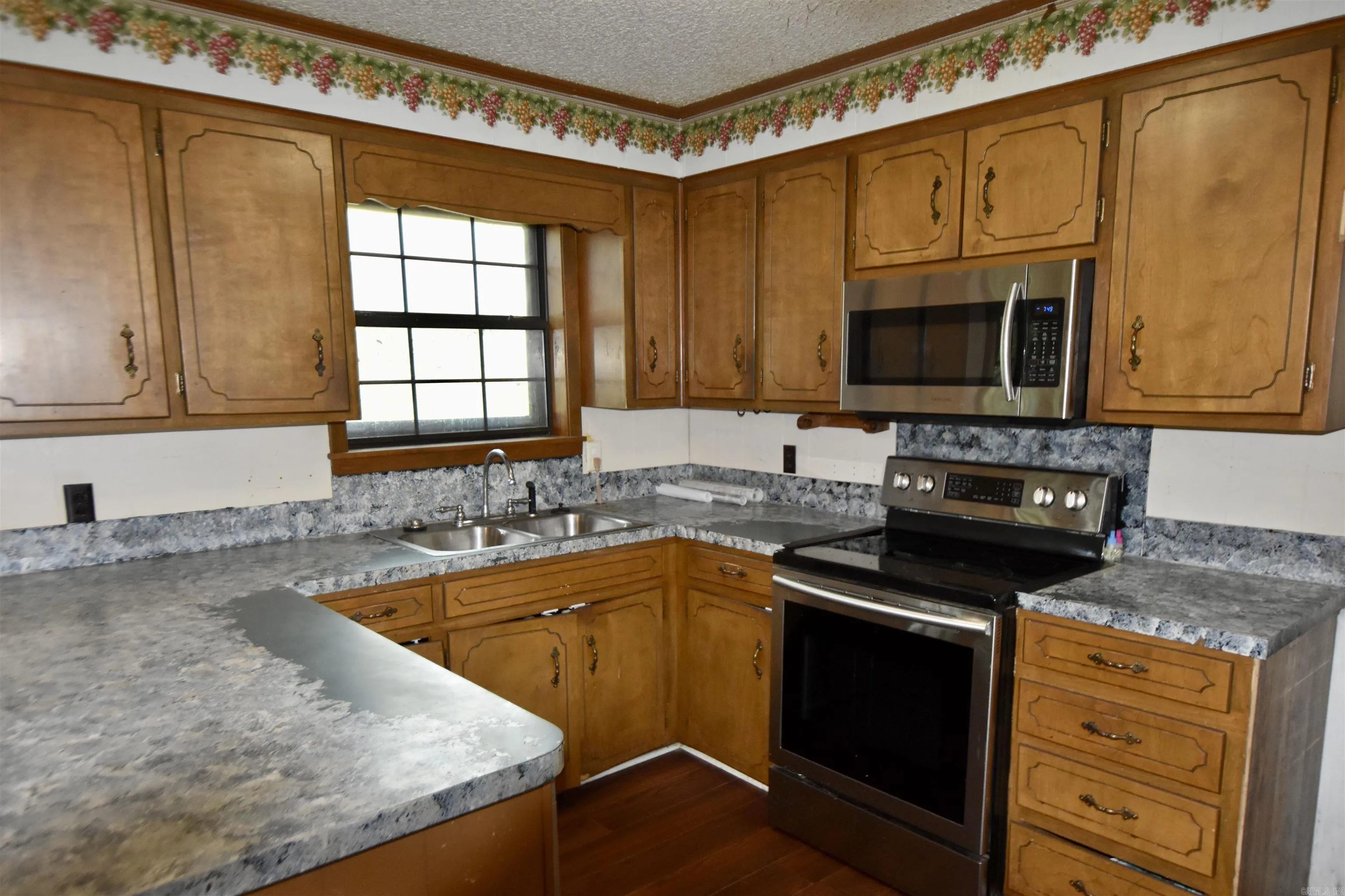 Property at 143  Windmill - Image 3