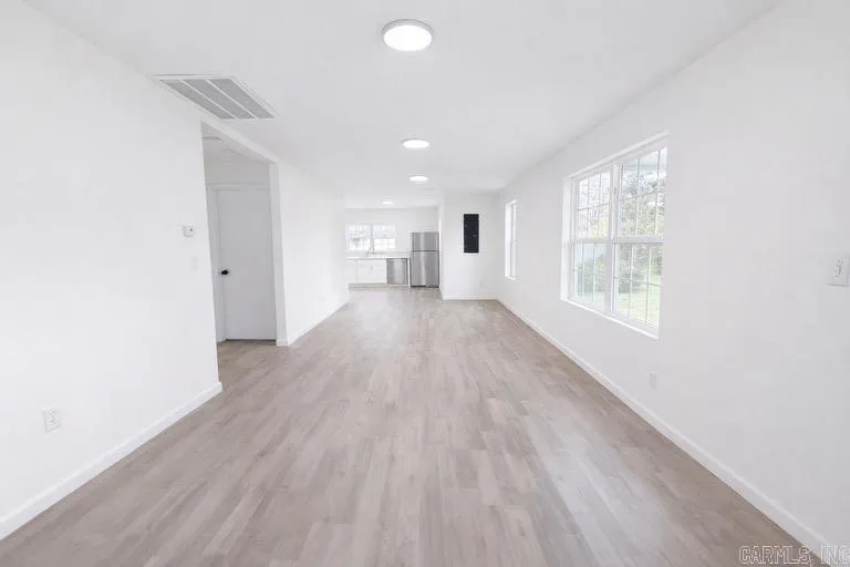 Property at 303  Lombardy - Image 6