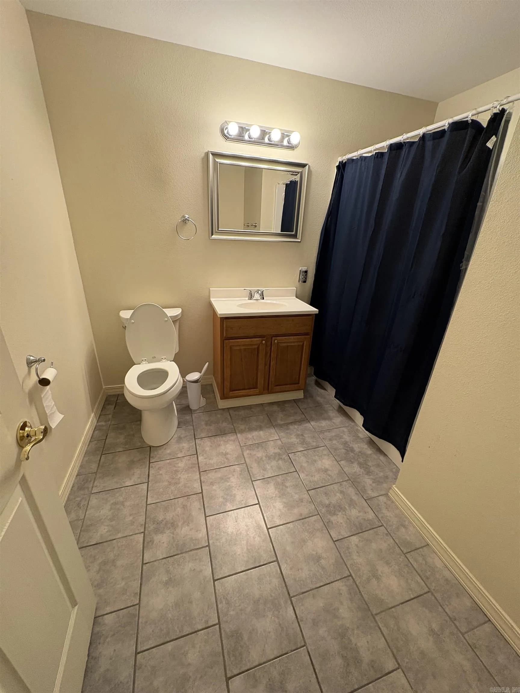 Property at 529 W Grove st. - Image 13