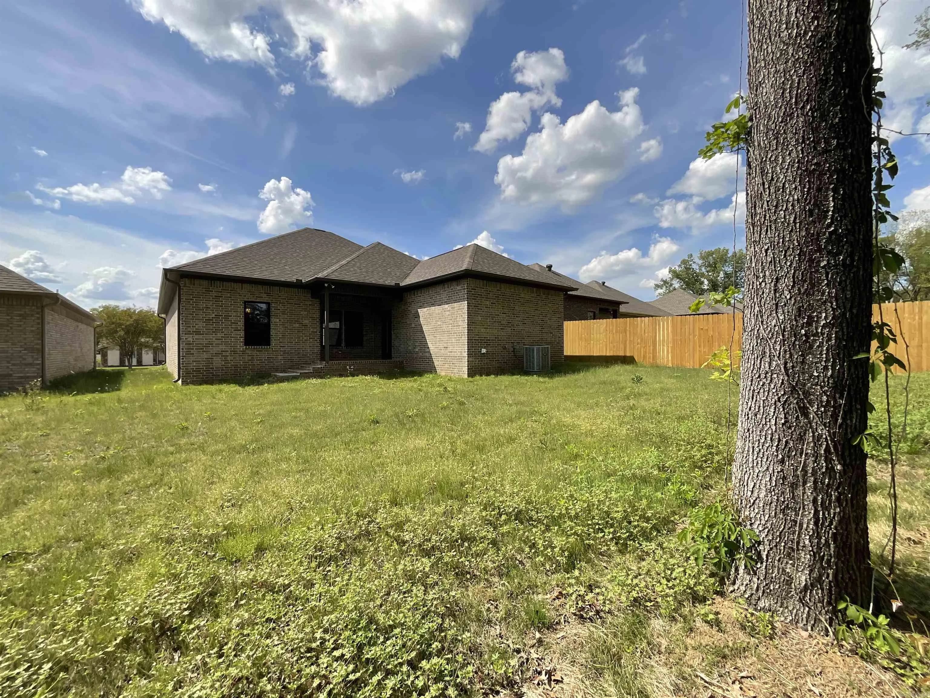Property at 929 N Jeff davis - Image 29