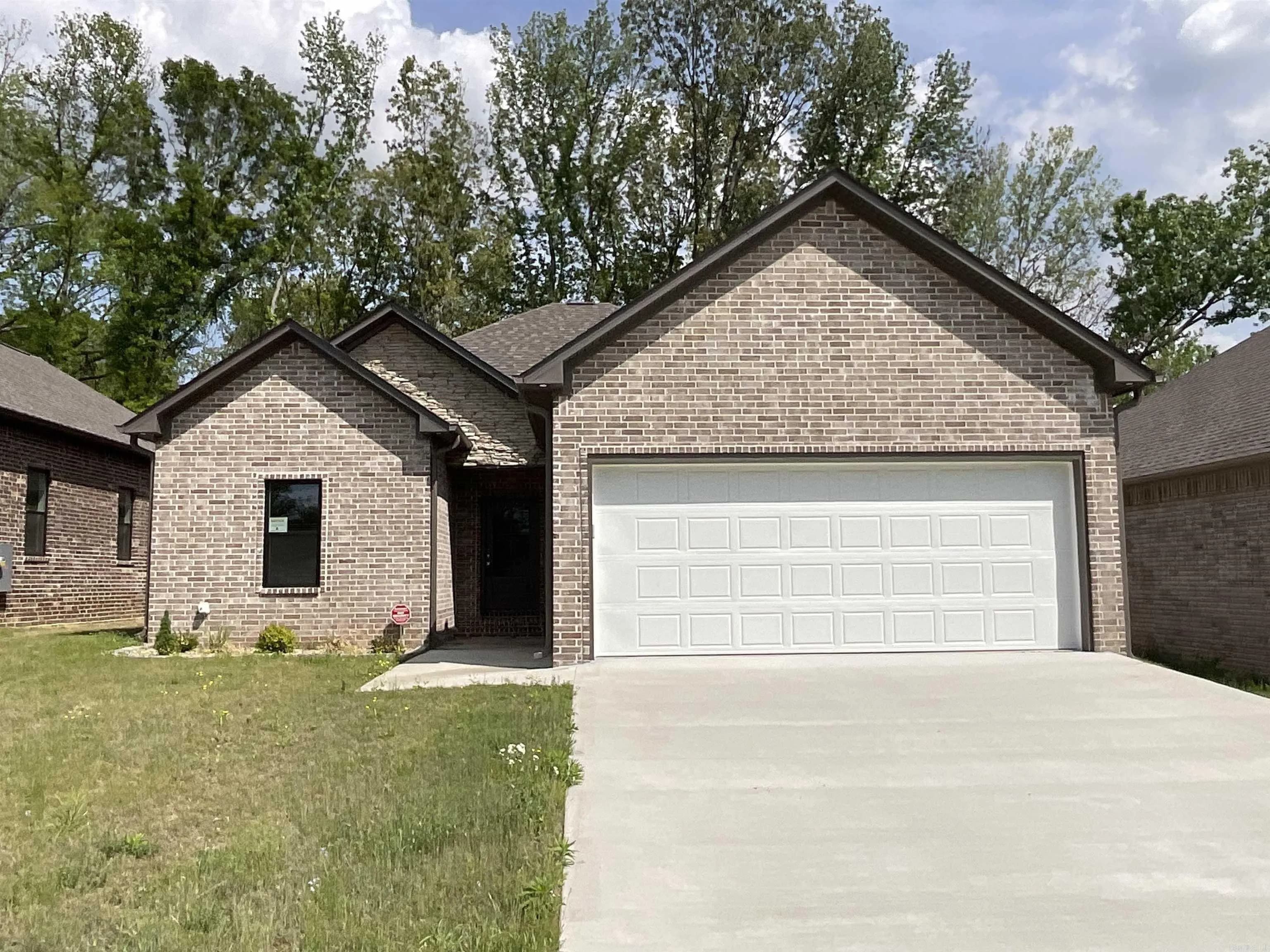 Property at 929 N Jeff davis - Image 1