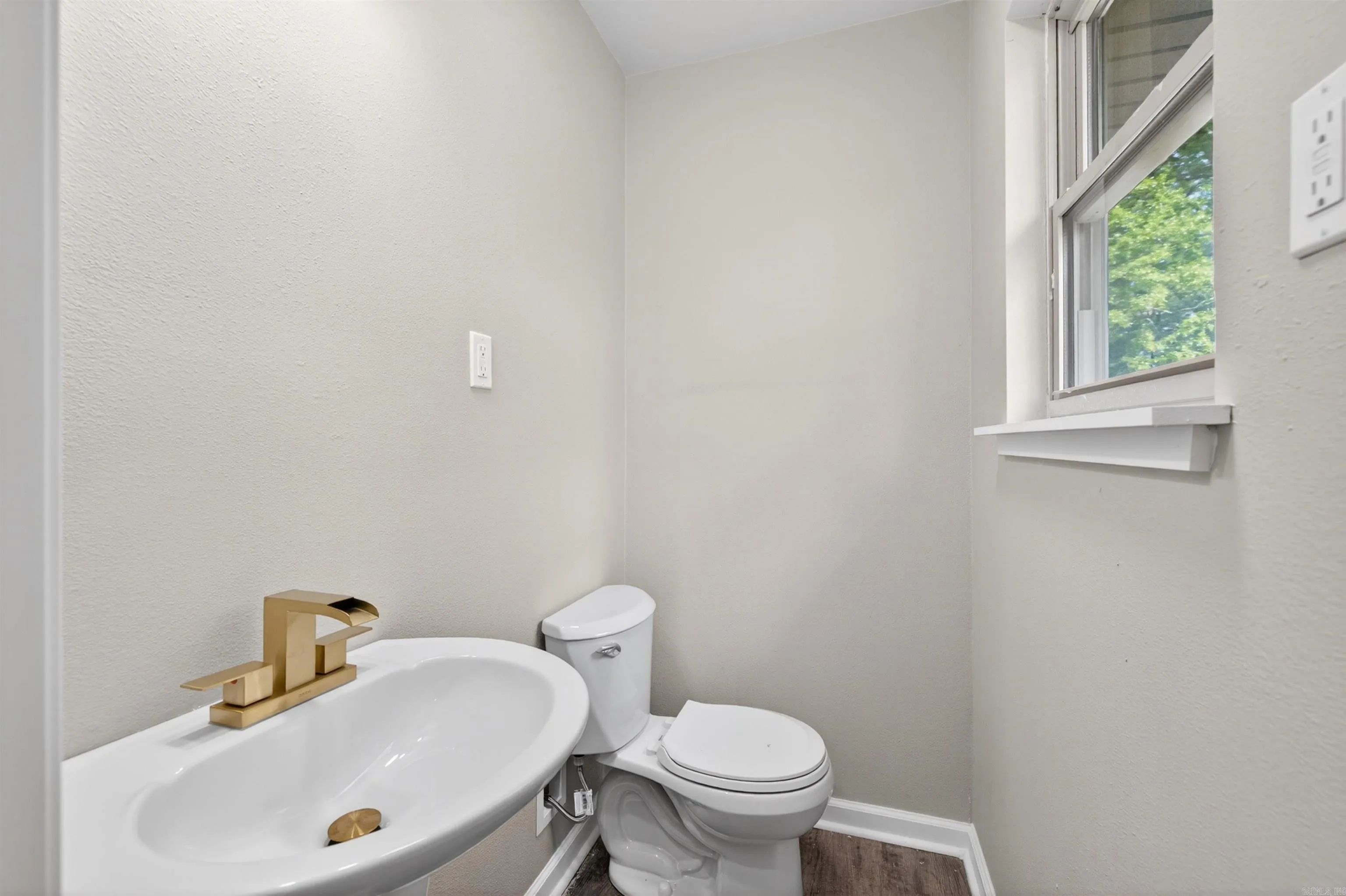 Property at 408  Bryant dr - Image 21