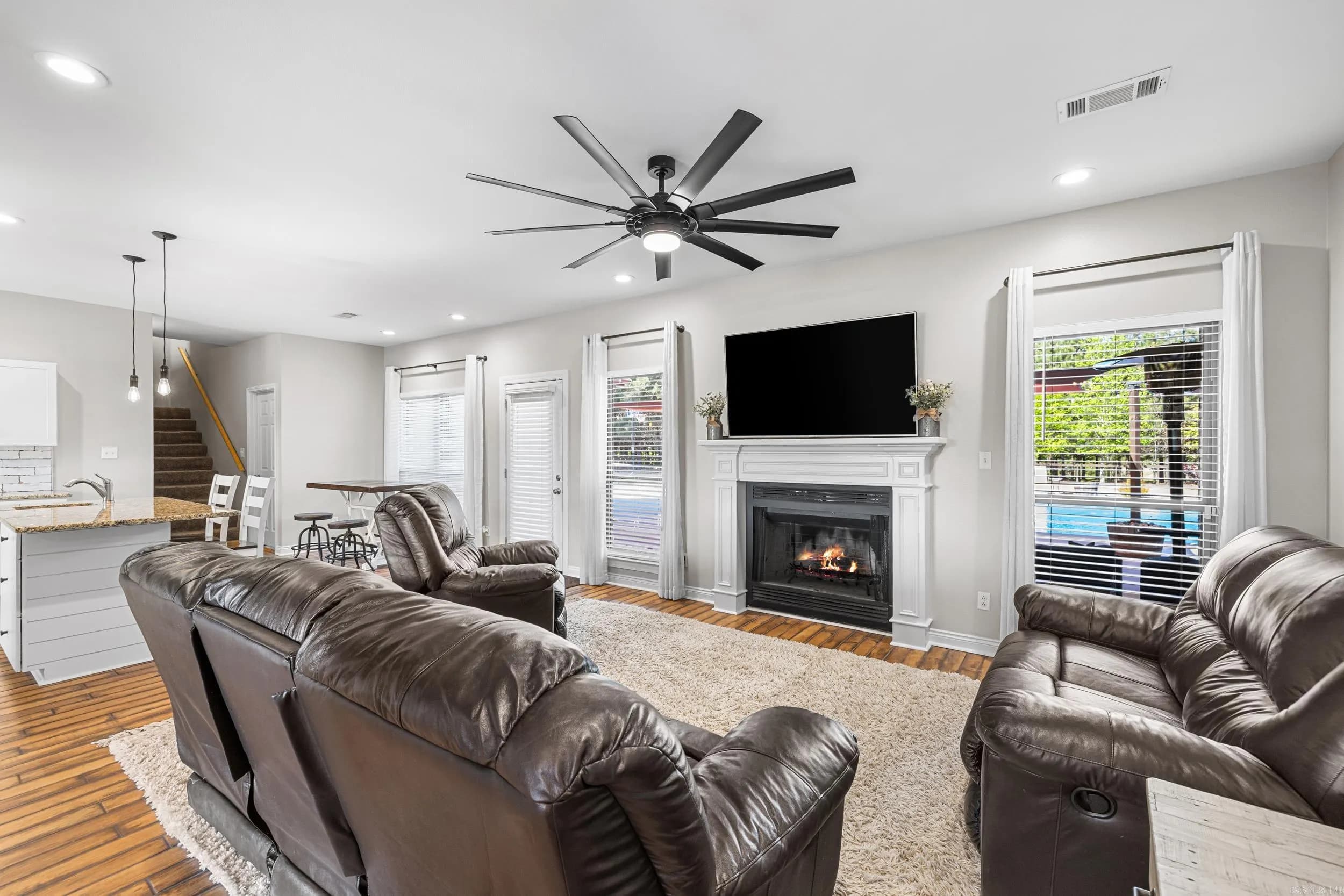 Property at 126  Coyote - Image 11