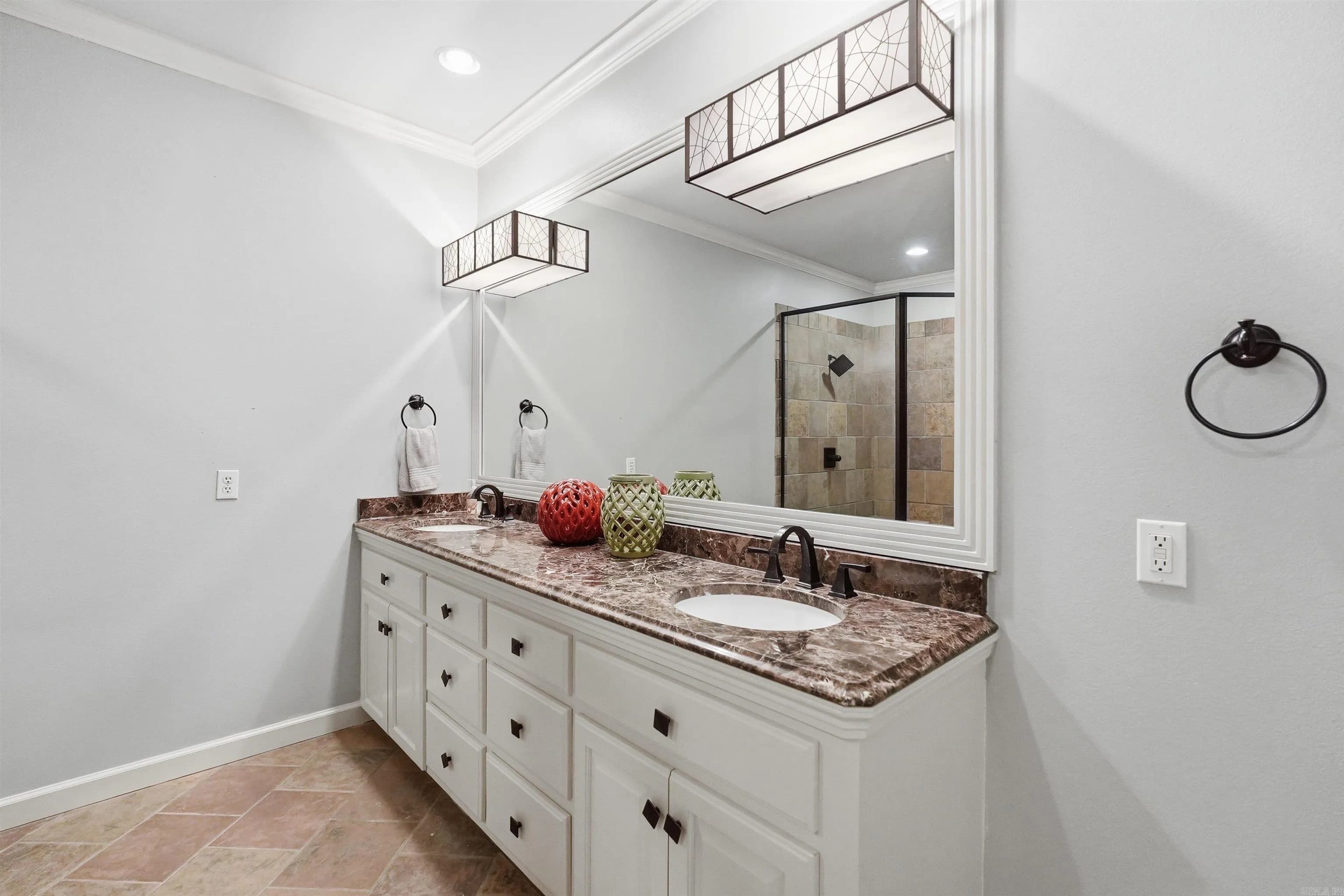 Property at 302  Hickory creek - Image 35