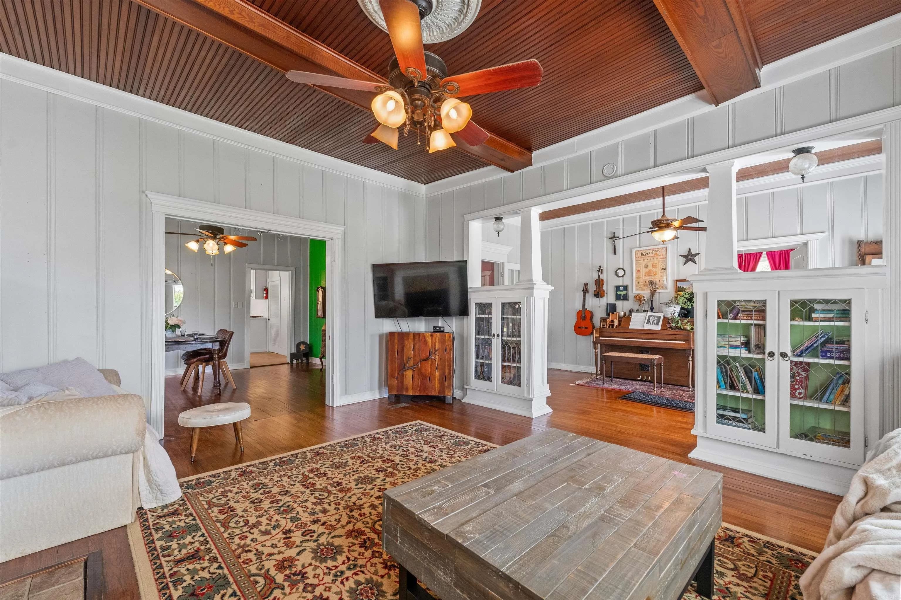Property at 104  Court square - Image 6