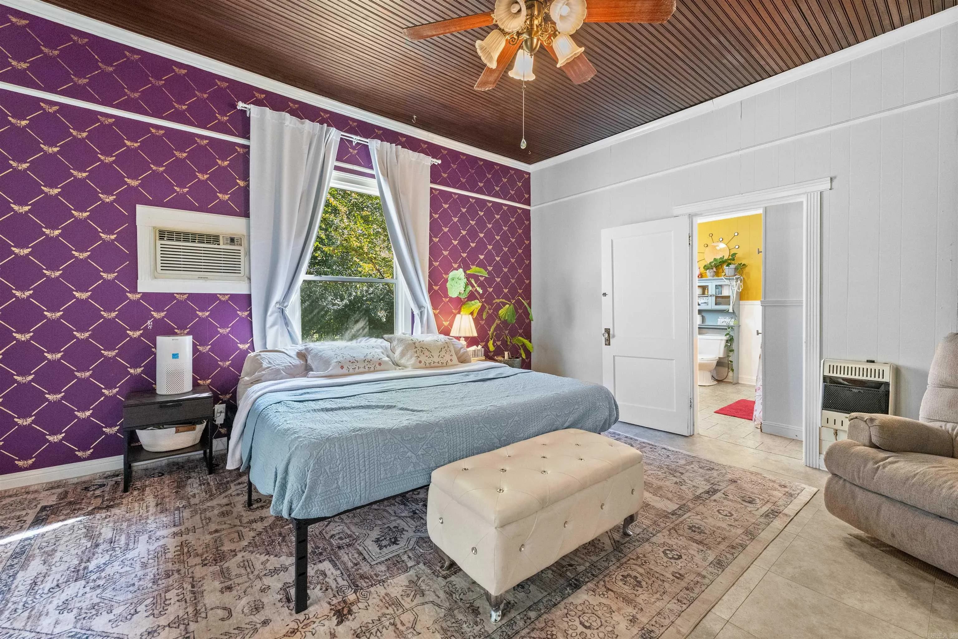 Property at 104  Court square - Image 15