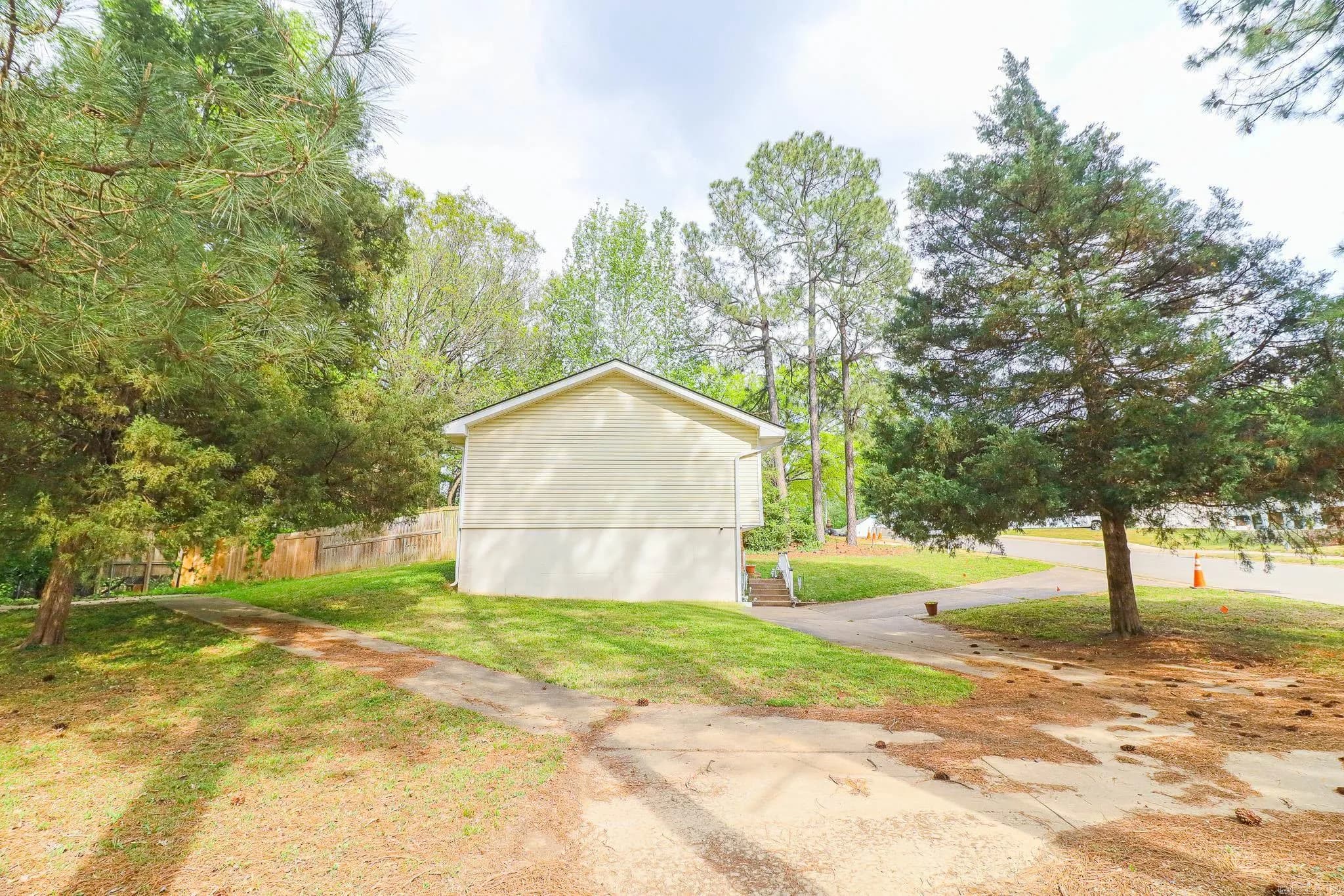 Property at 1714  Wembleton - Image 5