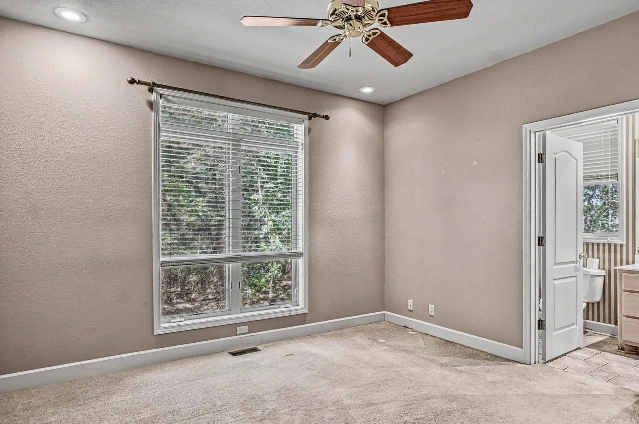 Property at 53  Loyola dr - Image 21