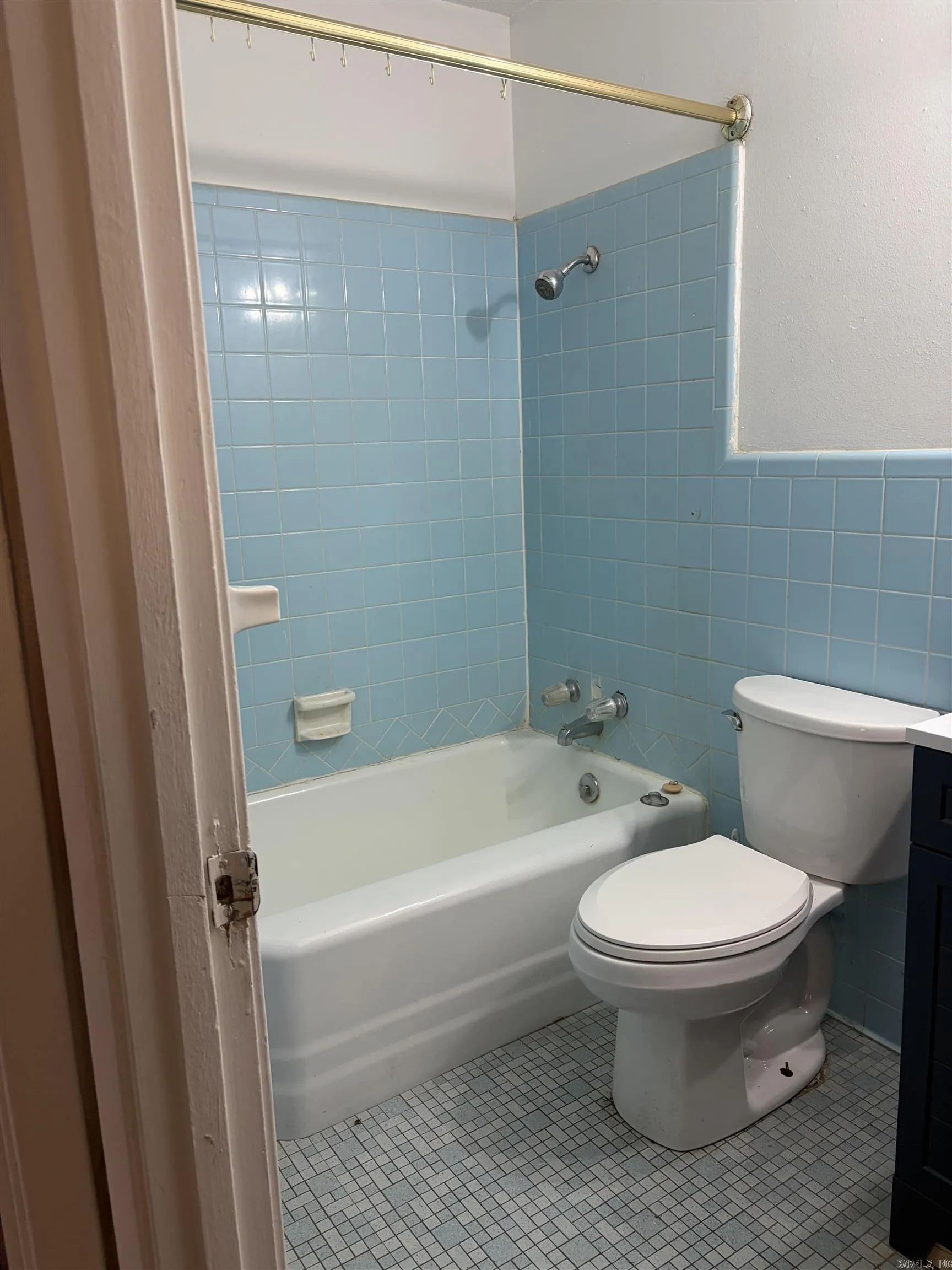 Property at 107 W 37th - Image 10