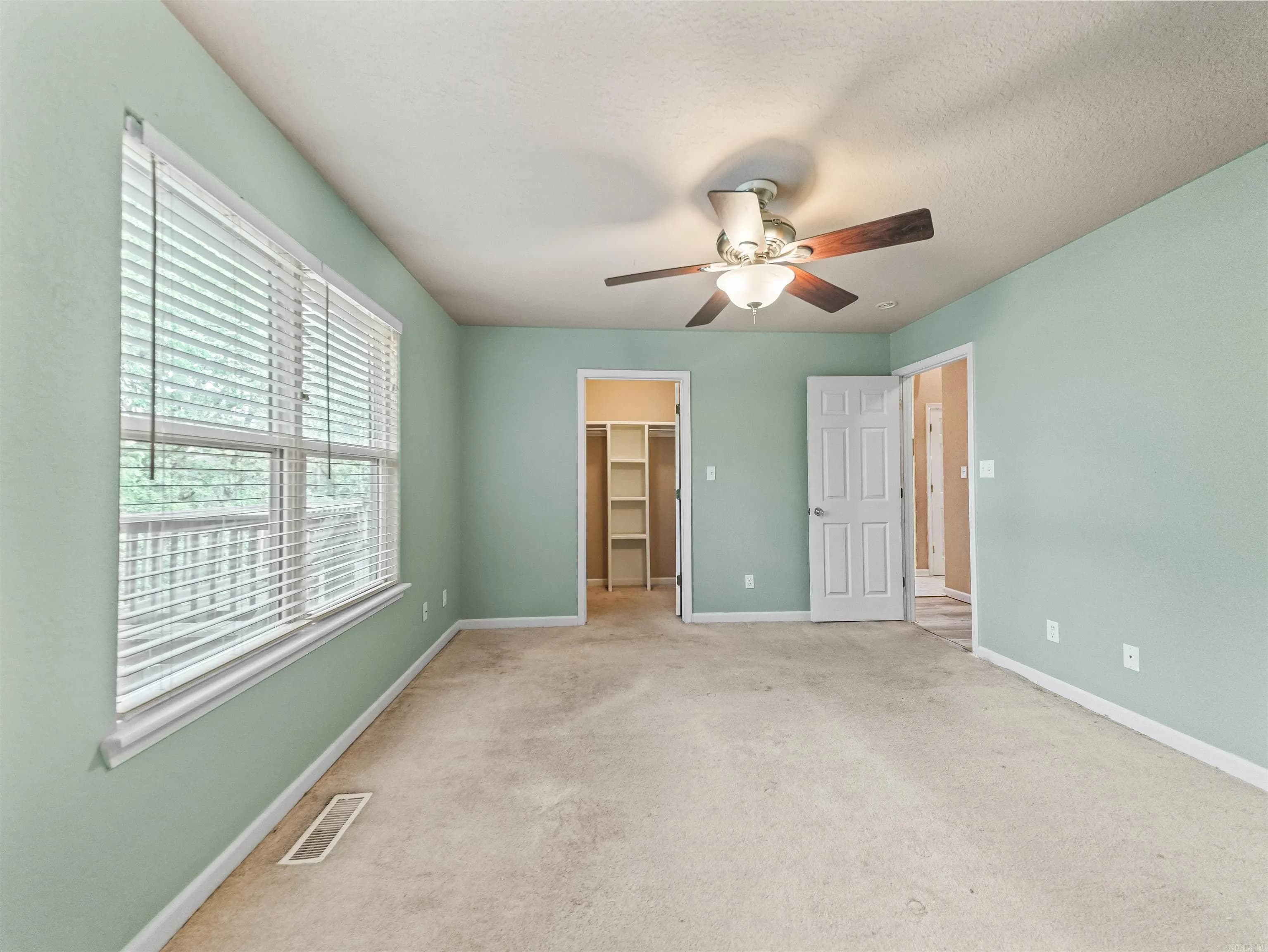 Property at 307  Bellaire - Image 20