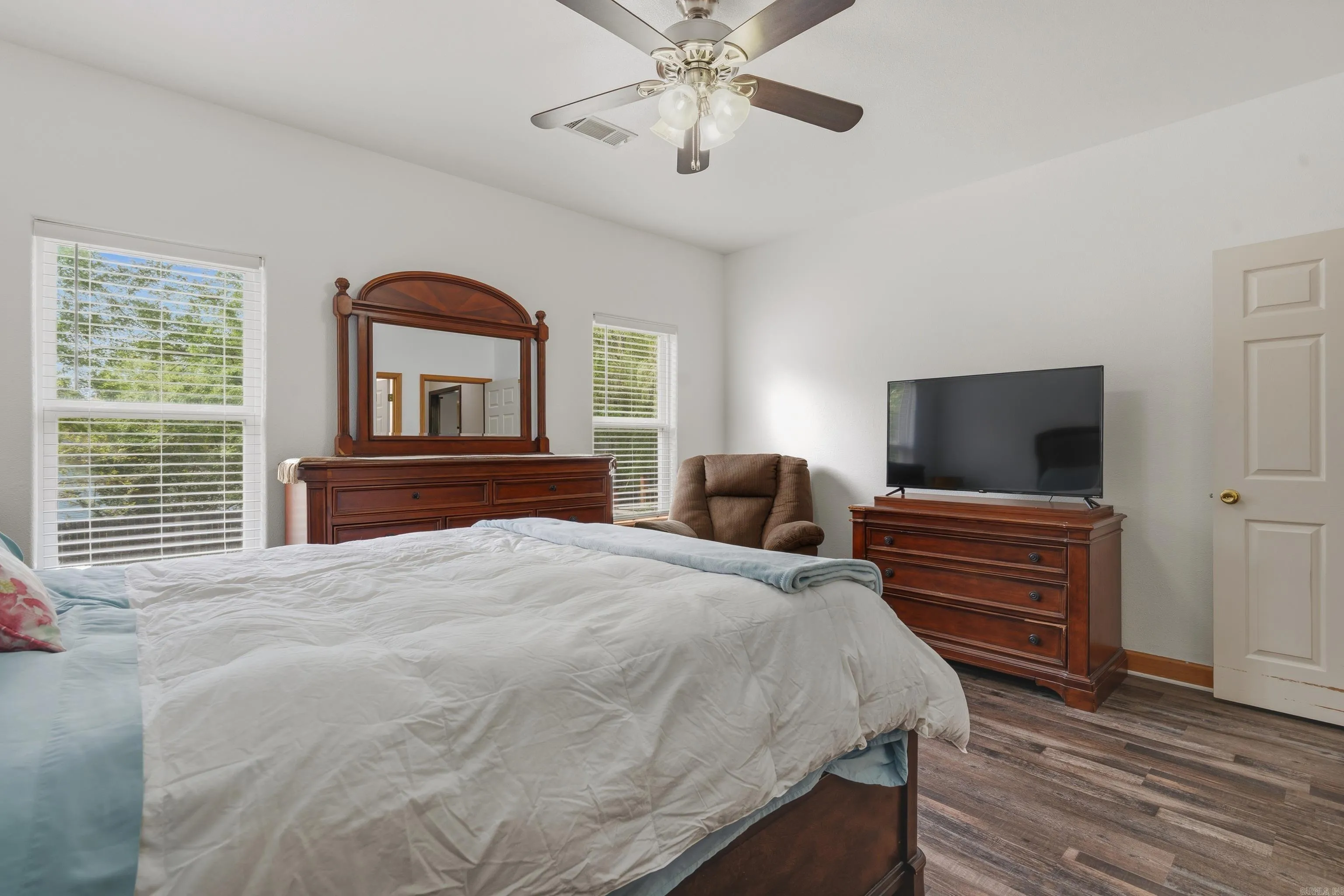 Property at 149  White eagle - Image 12