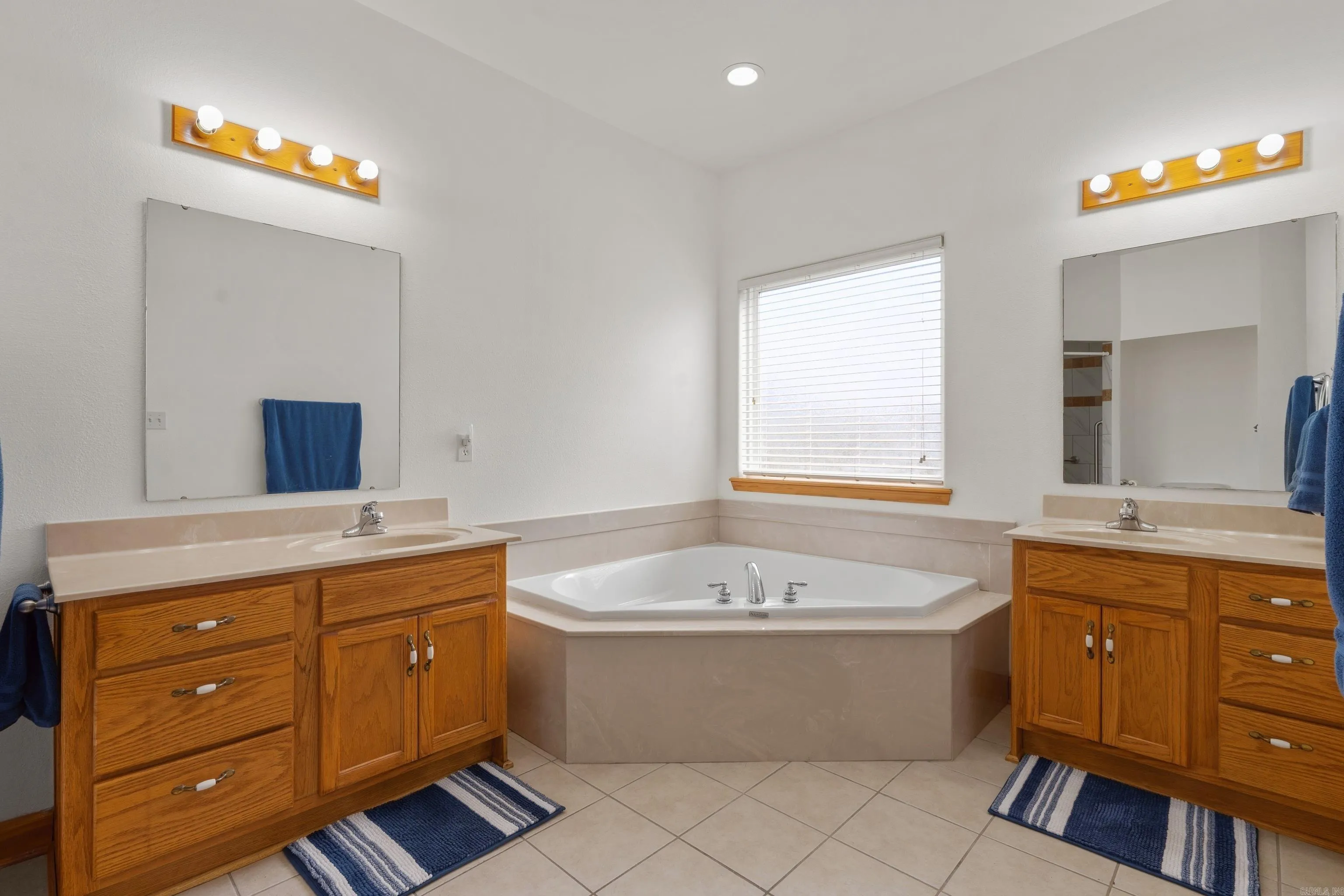 Property at 149  White eagle - Image 15