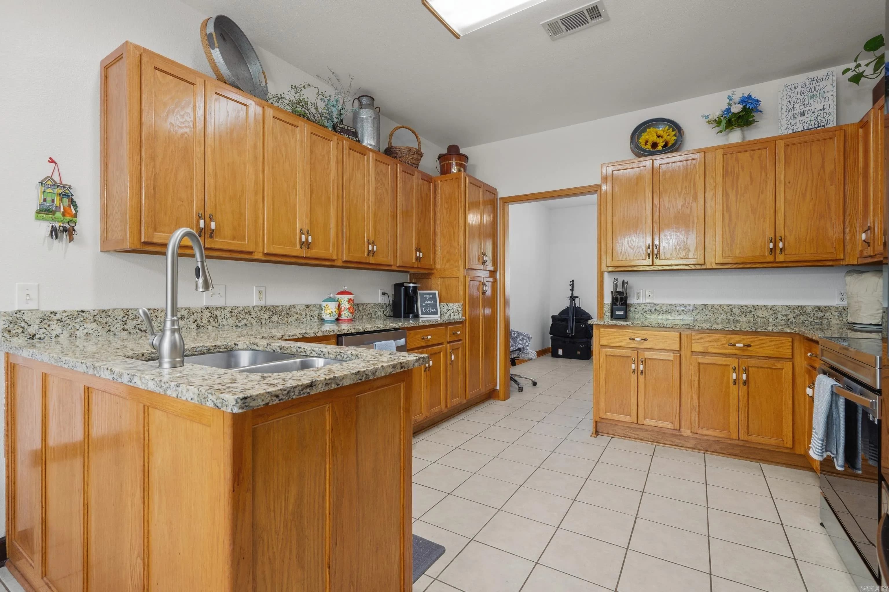 Property at 149  White eagle - Image 7