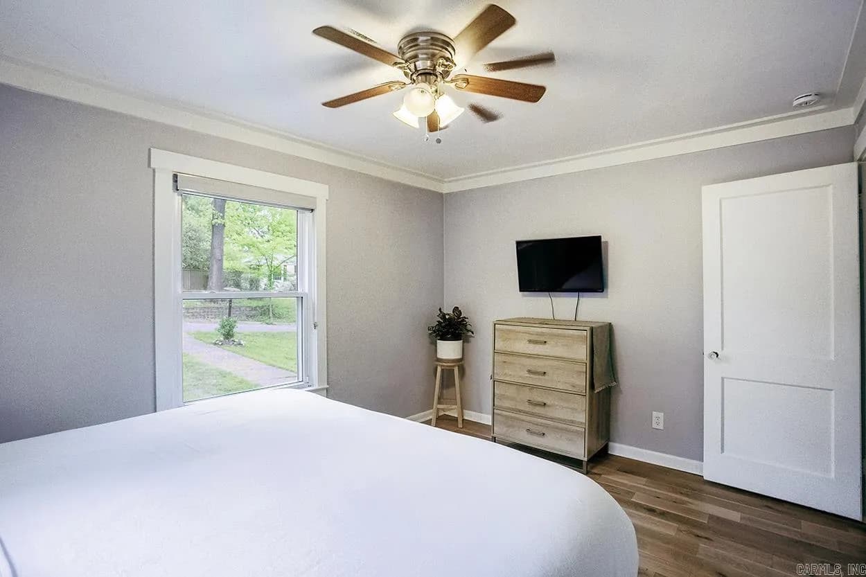 Property at 708 N Pierce - Image 18