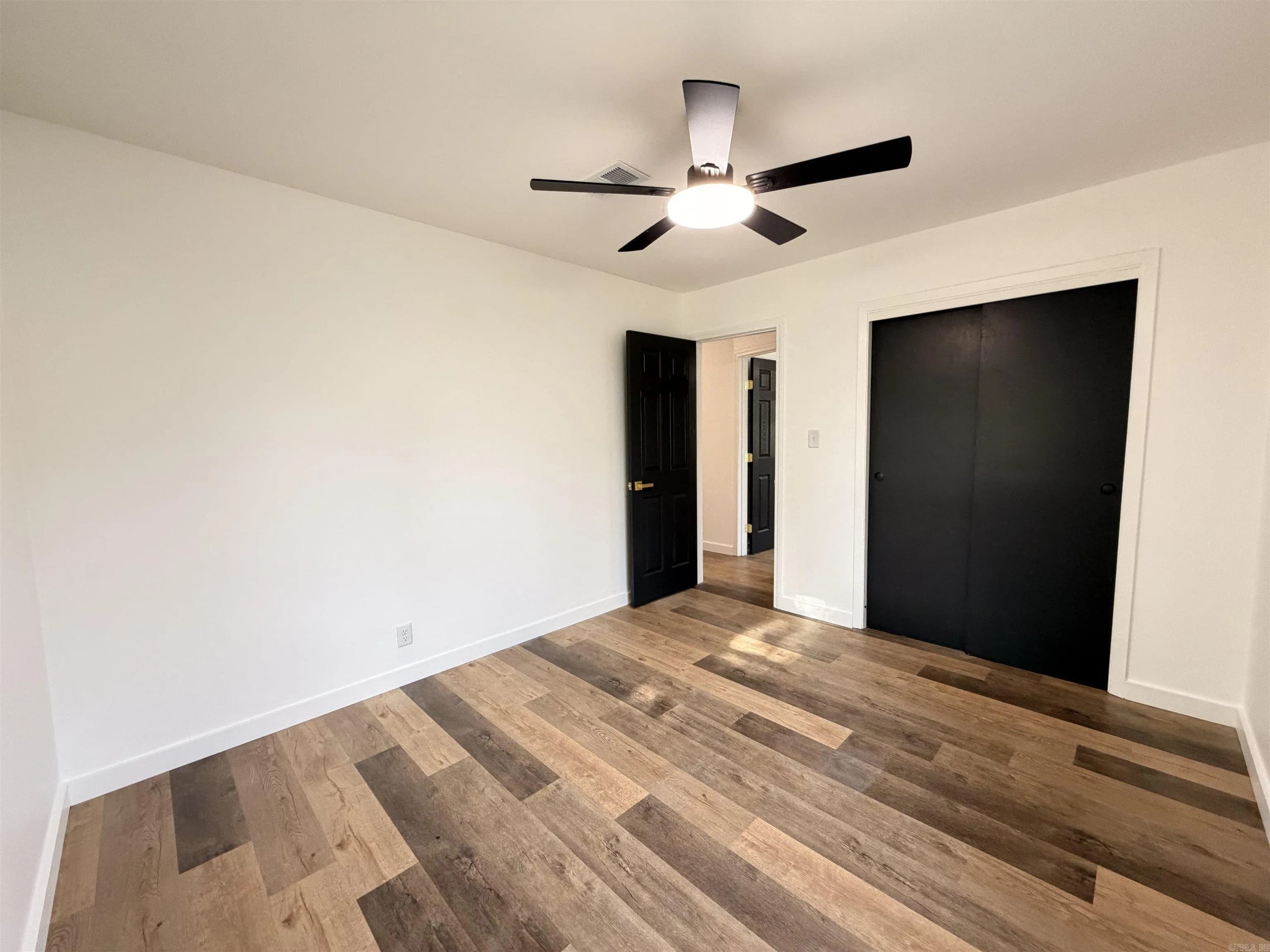 Property at 304 N Pecan - Image 27