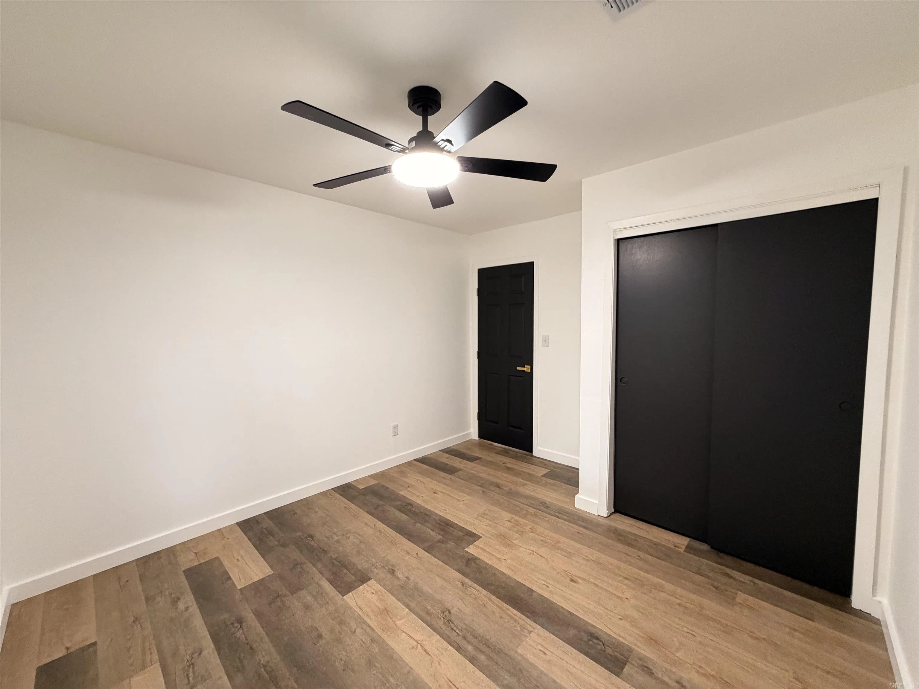 Property at 304 N Pecan - Image 16
