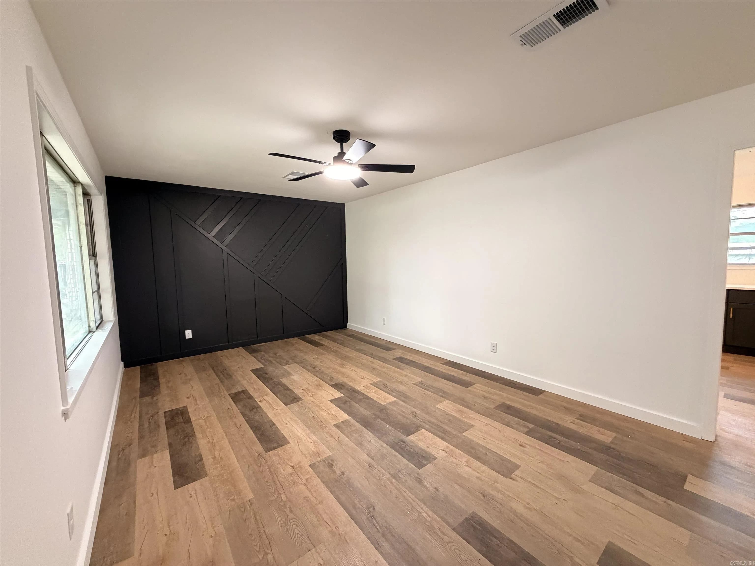 Property at 304 N Pecan - Image 6