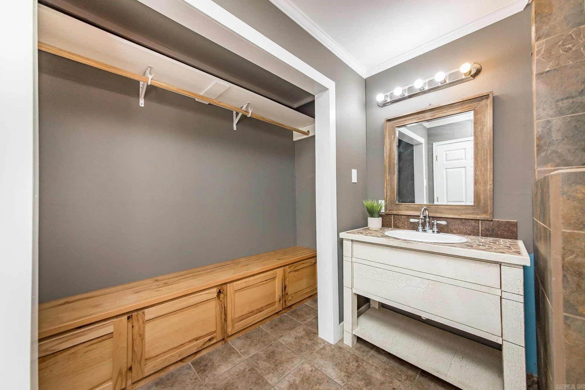 Property at 3383  Lewisburg - Image 18