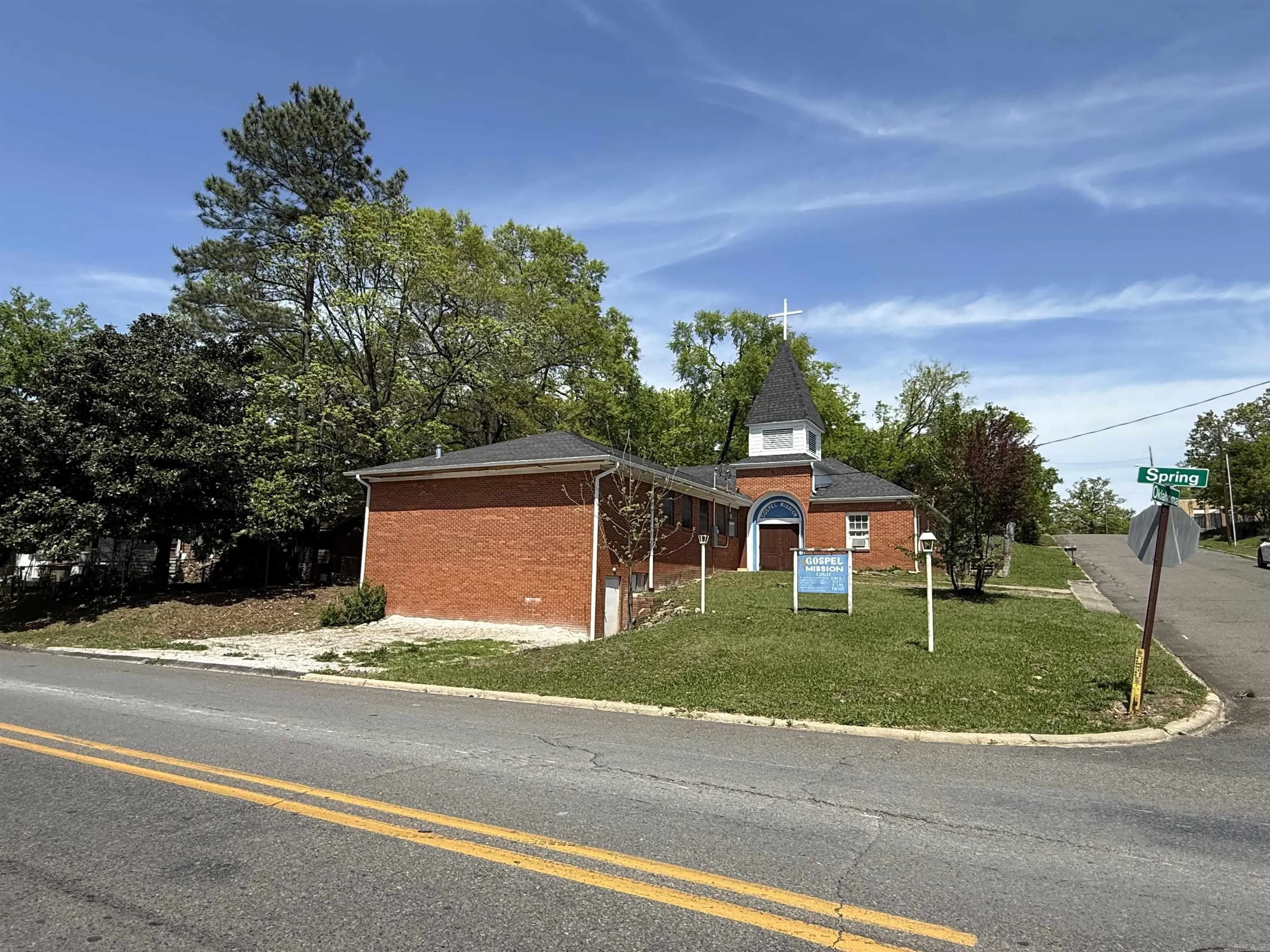 Property at 1107  Spring - Image 2