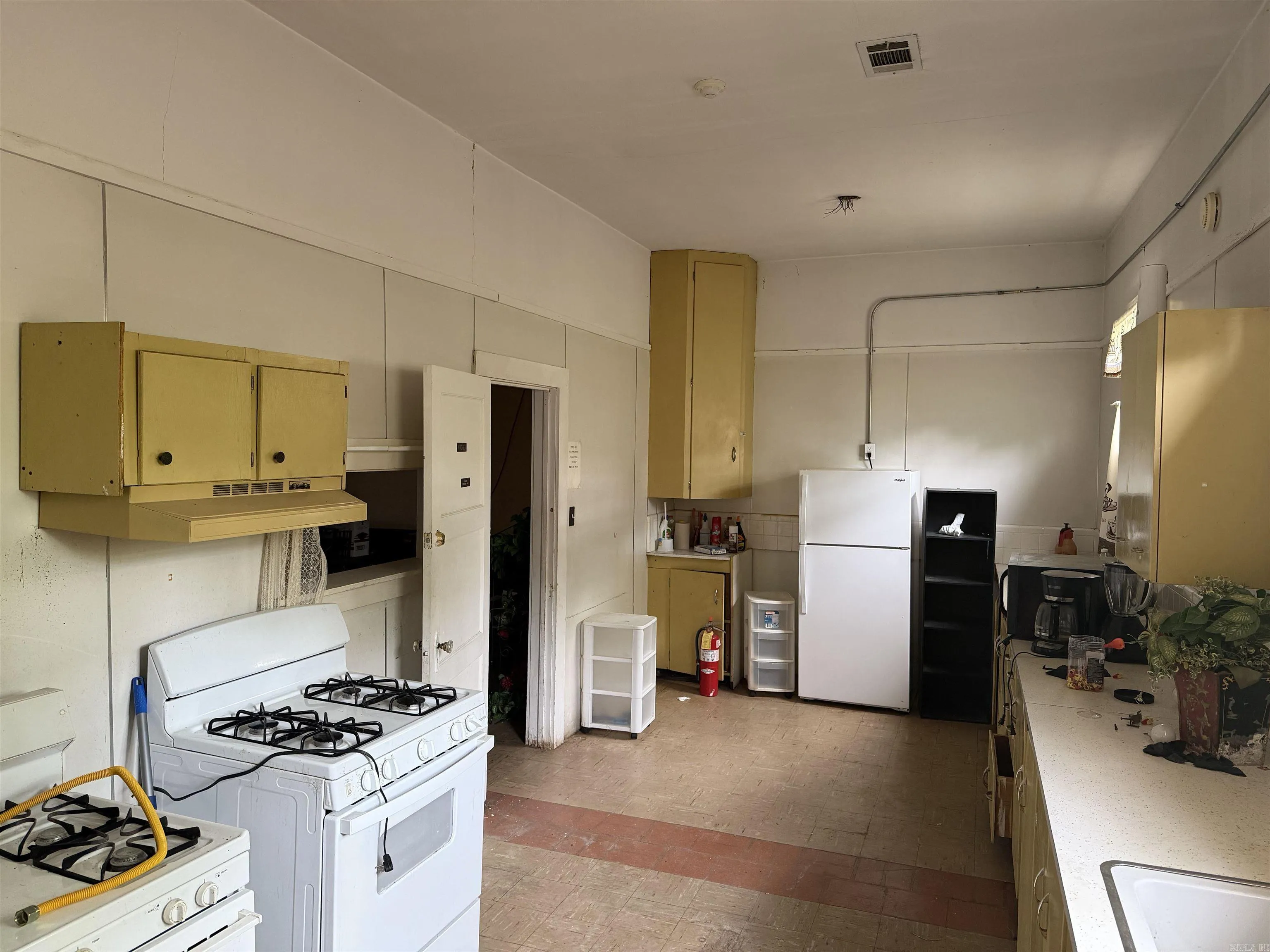 Property at 1107  Spring - Image 17