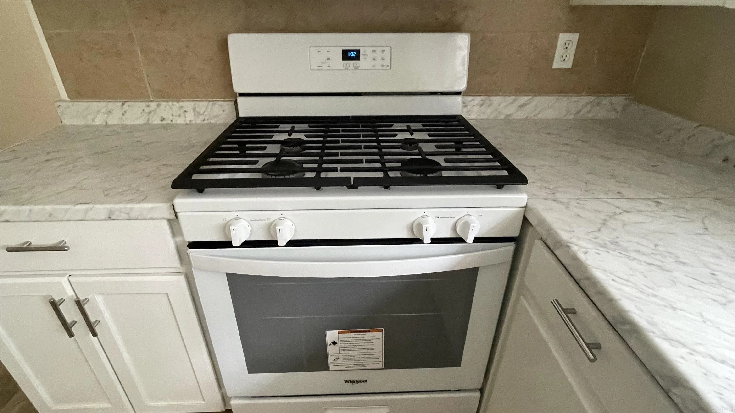 Property at 1014  Oakwood drive - Image 6