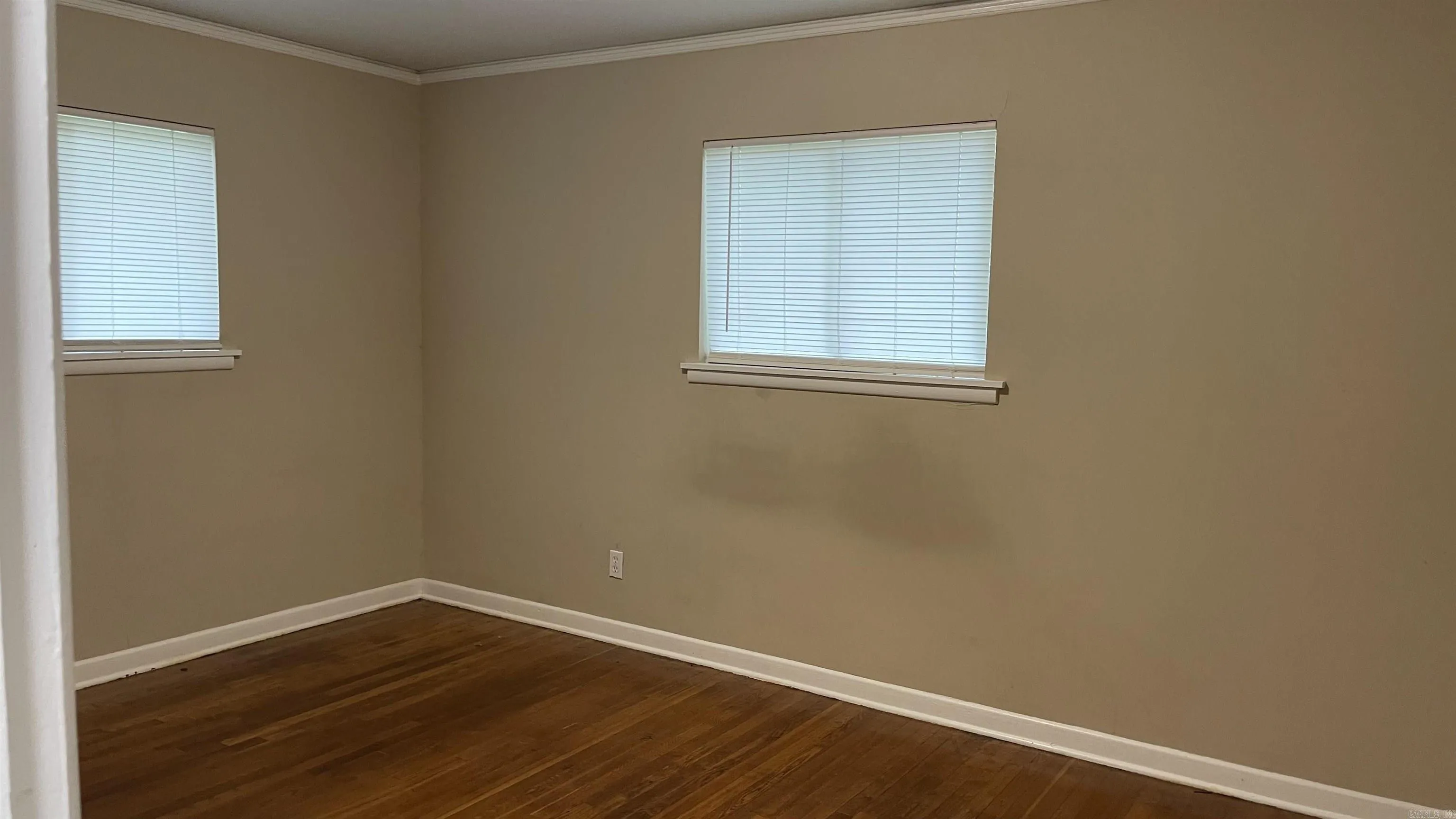 Property at 1014  Oakwood drive - Image 11