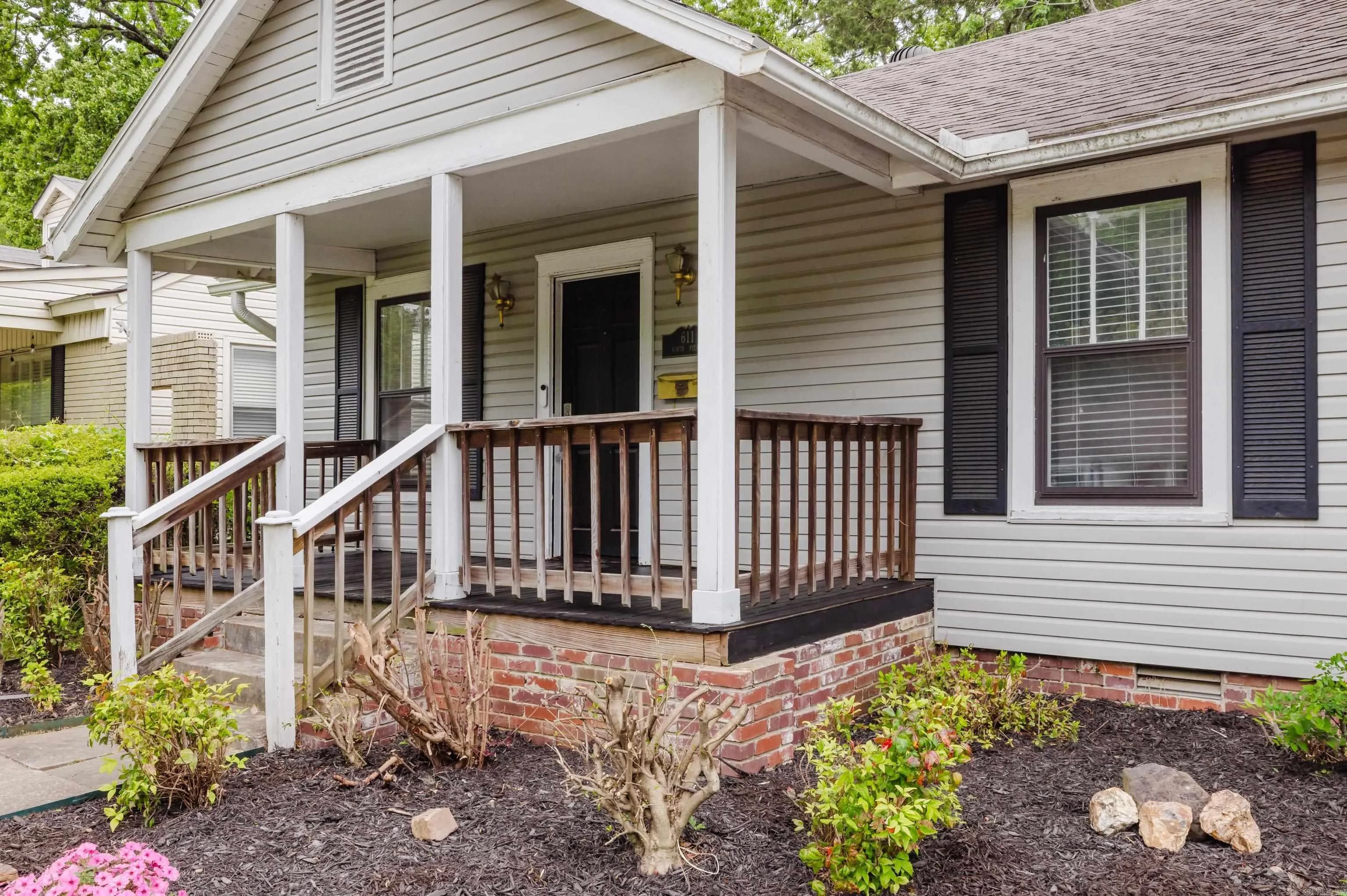 Property at 611 N Pierce st - Image 4