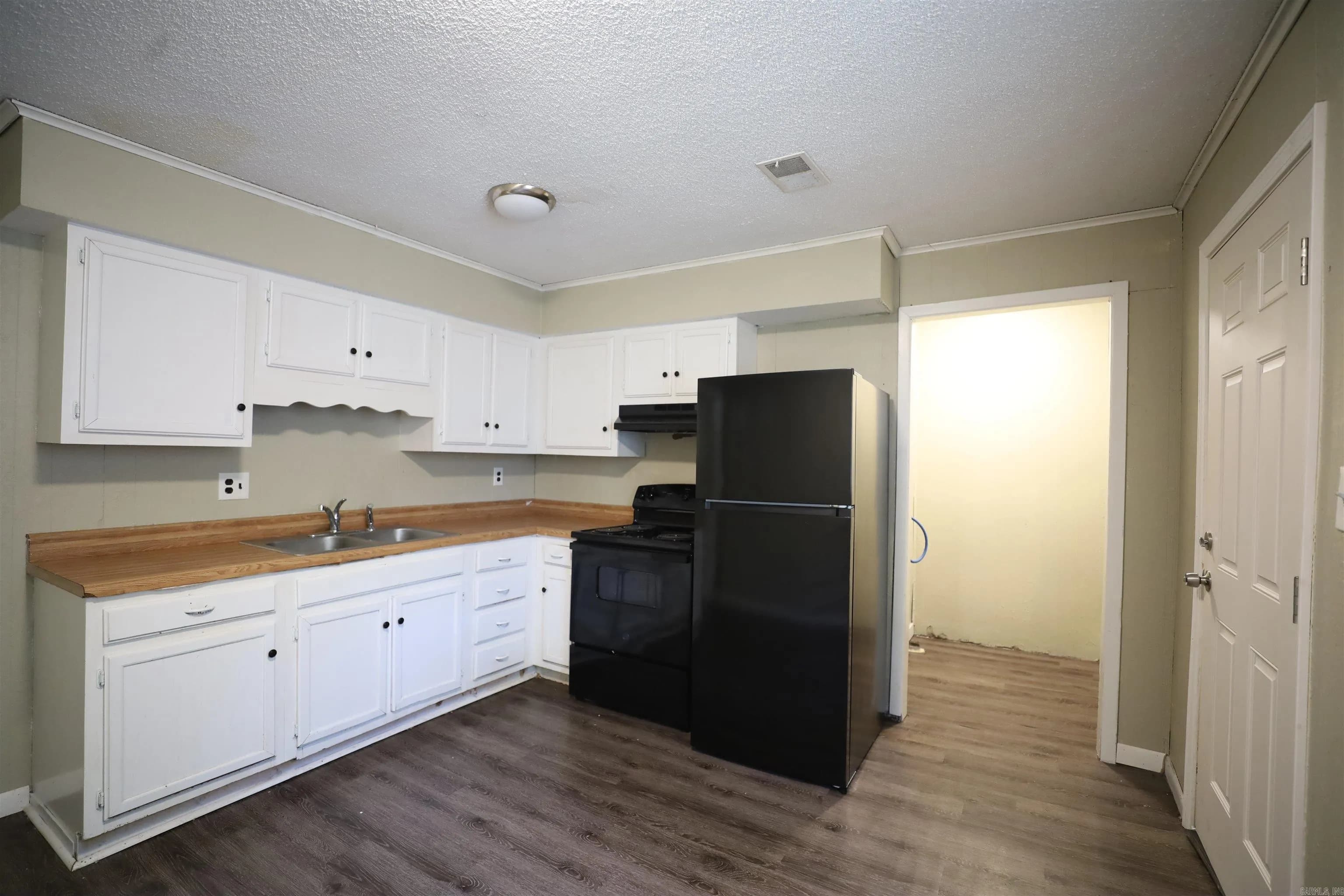 Property at 717/721  Ellis - Image 7