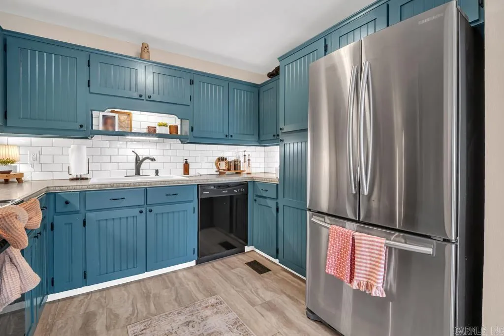 Property at 11  Eugenia - Image 16