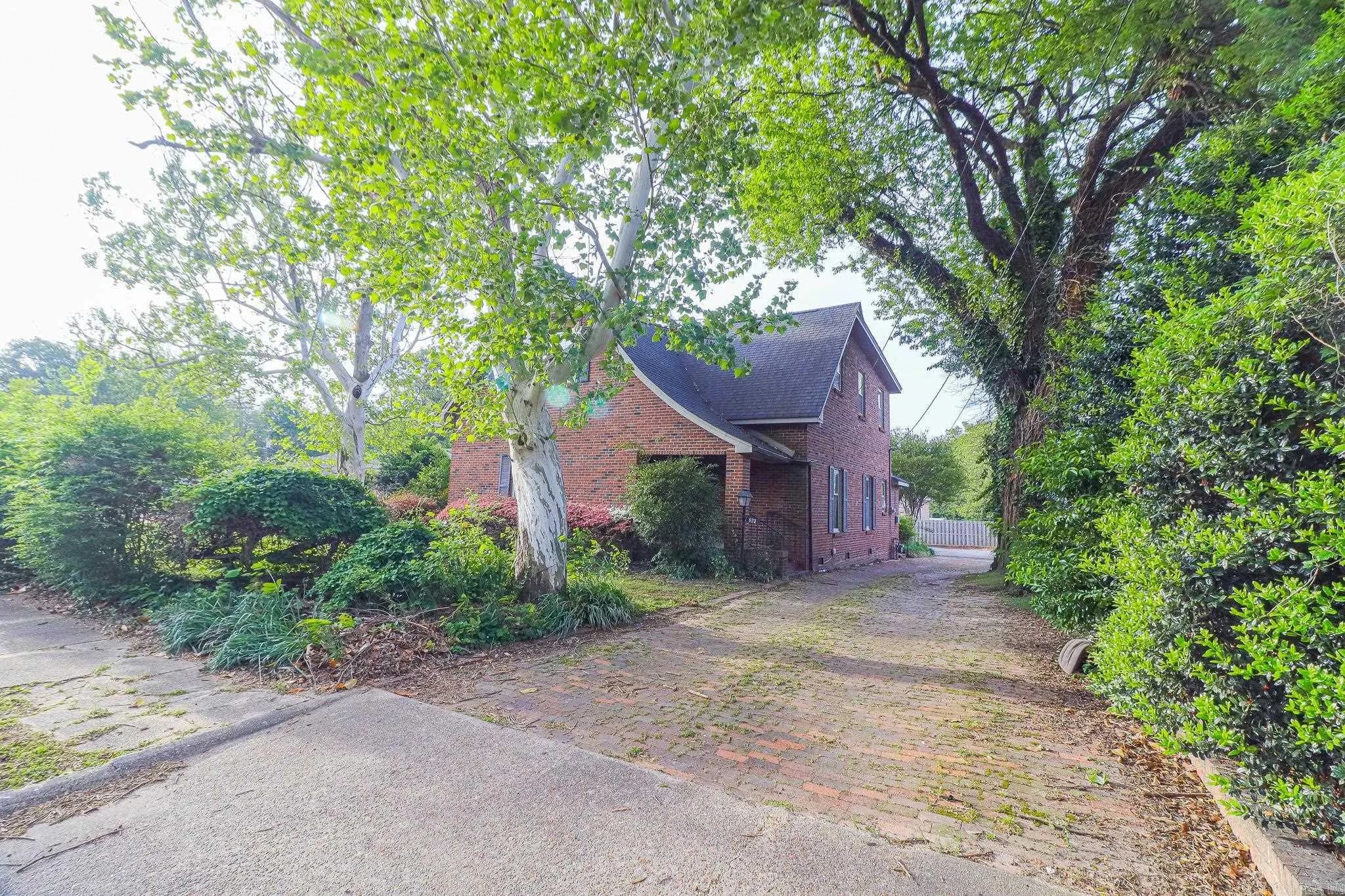 Property at 623 W Oak - Image 3
