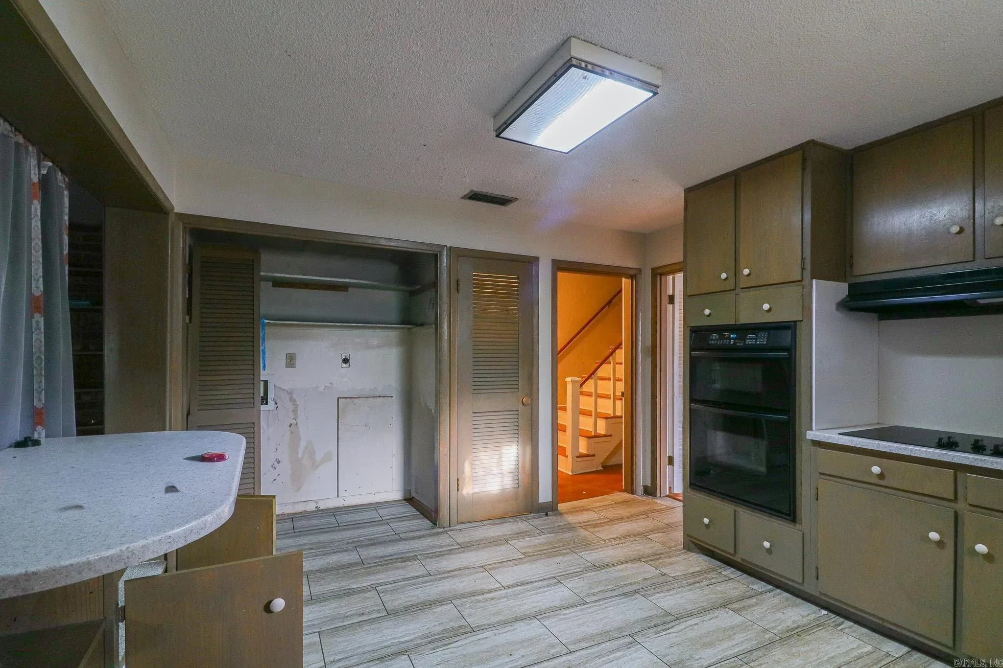 Property at 623 W Oak - Image 12