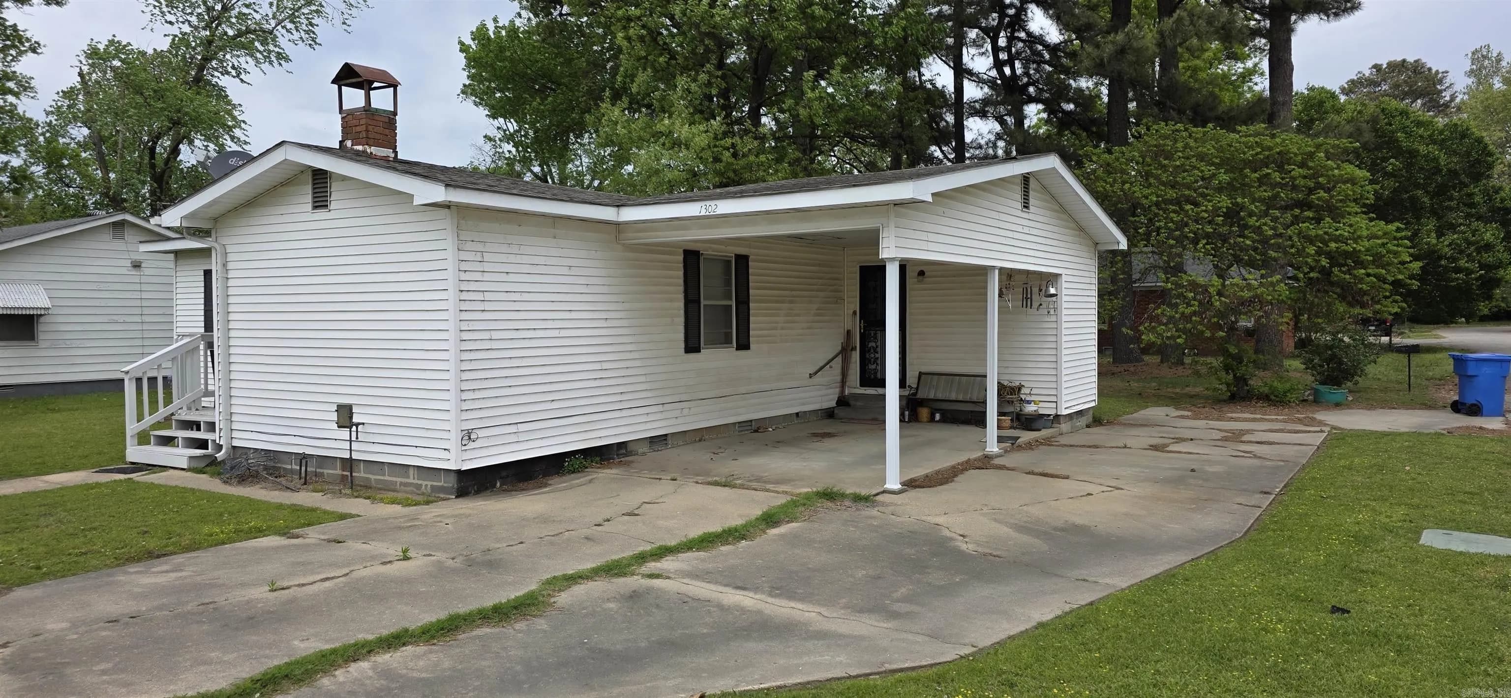 Property at 1302  Success st. - Image 2