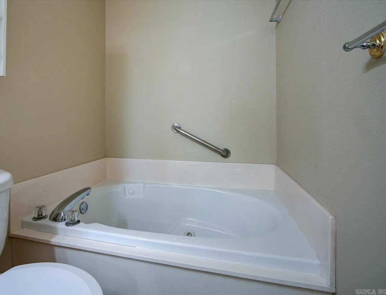 Property at 208  Southridge, C-3 - Image 18