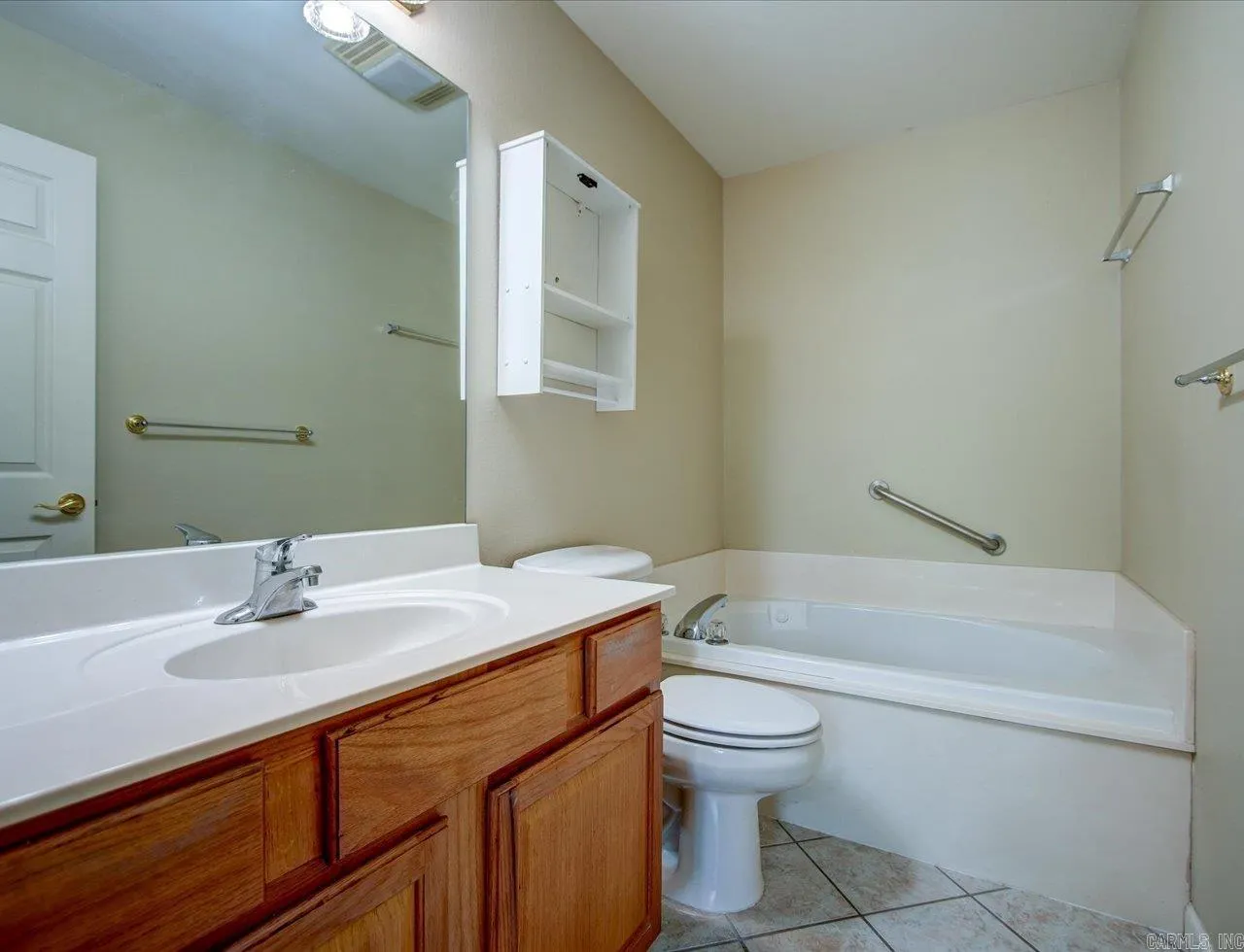 Property at 208  Southridge, C-3 - Image 17
