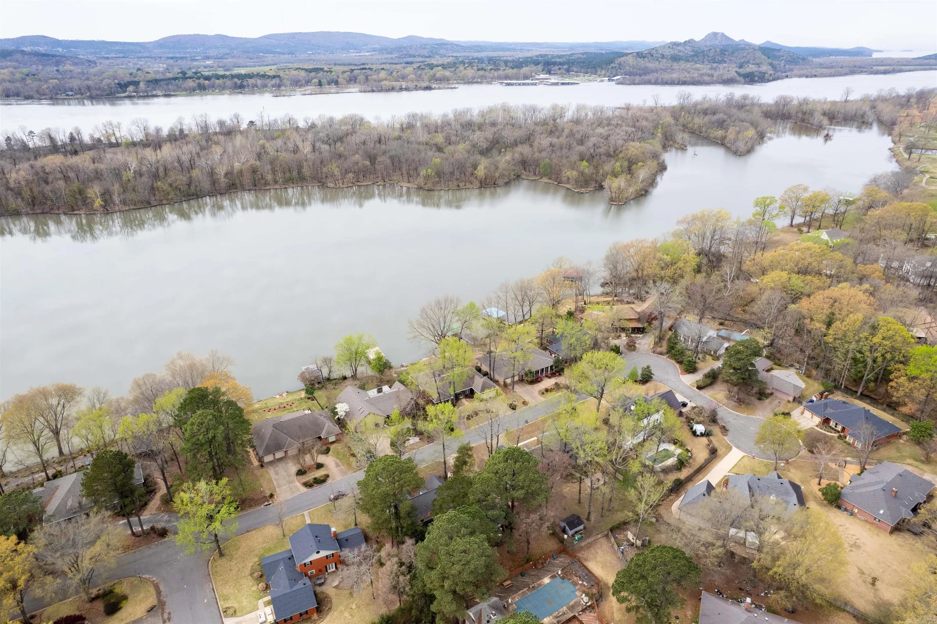Property at 8  Riverwood - Image 43