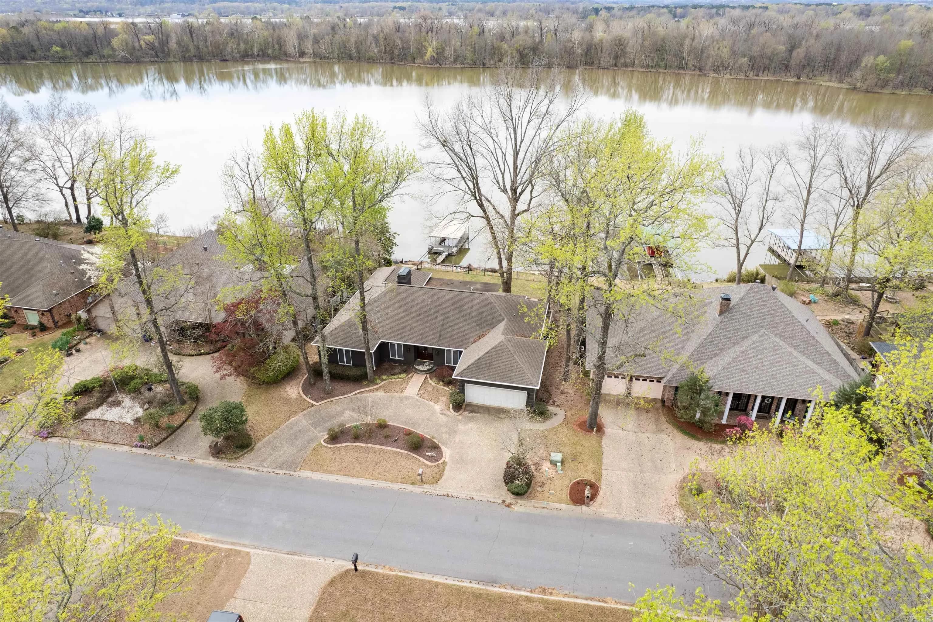 Property at 8  Riverwood - Image 6