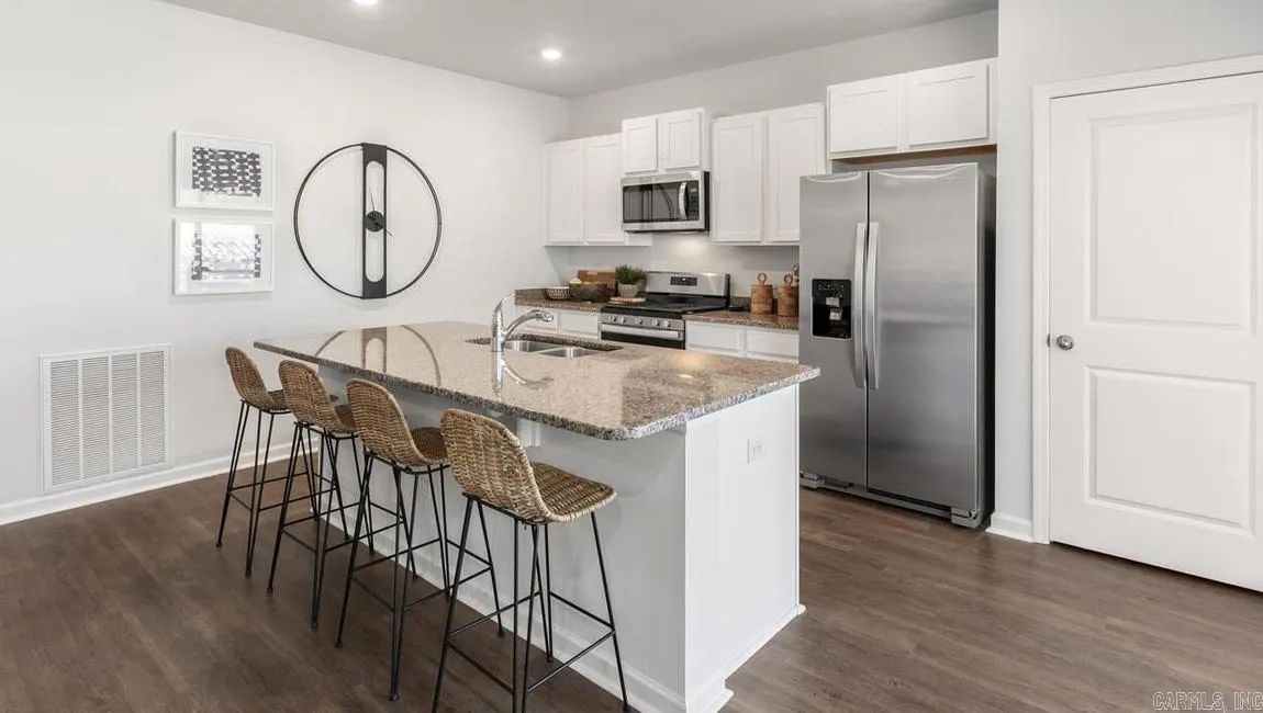 Property at 4925  Edgemont - Image 7