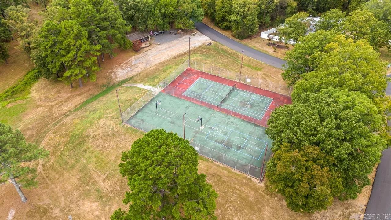 Property at 327  Arlington - Image 17