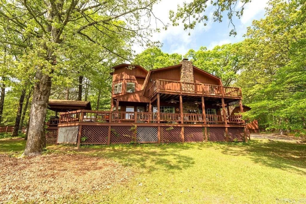 Property at 324  Dogwood - Image 12